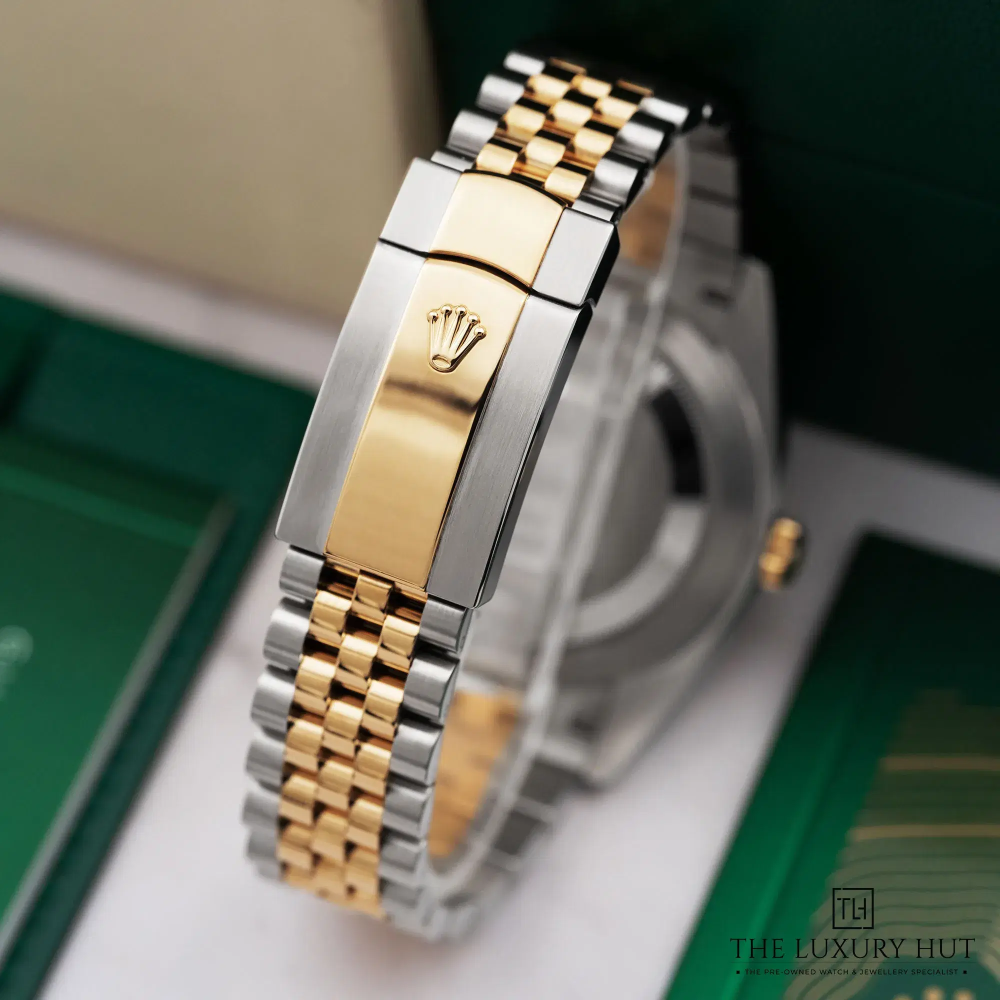 1912bbc4-fb52-4e61-ab8d-f8ad9d59b42cRole_Datejust_41_Champagne_Diamond_Dial_51870-d.webp