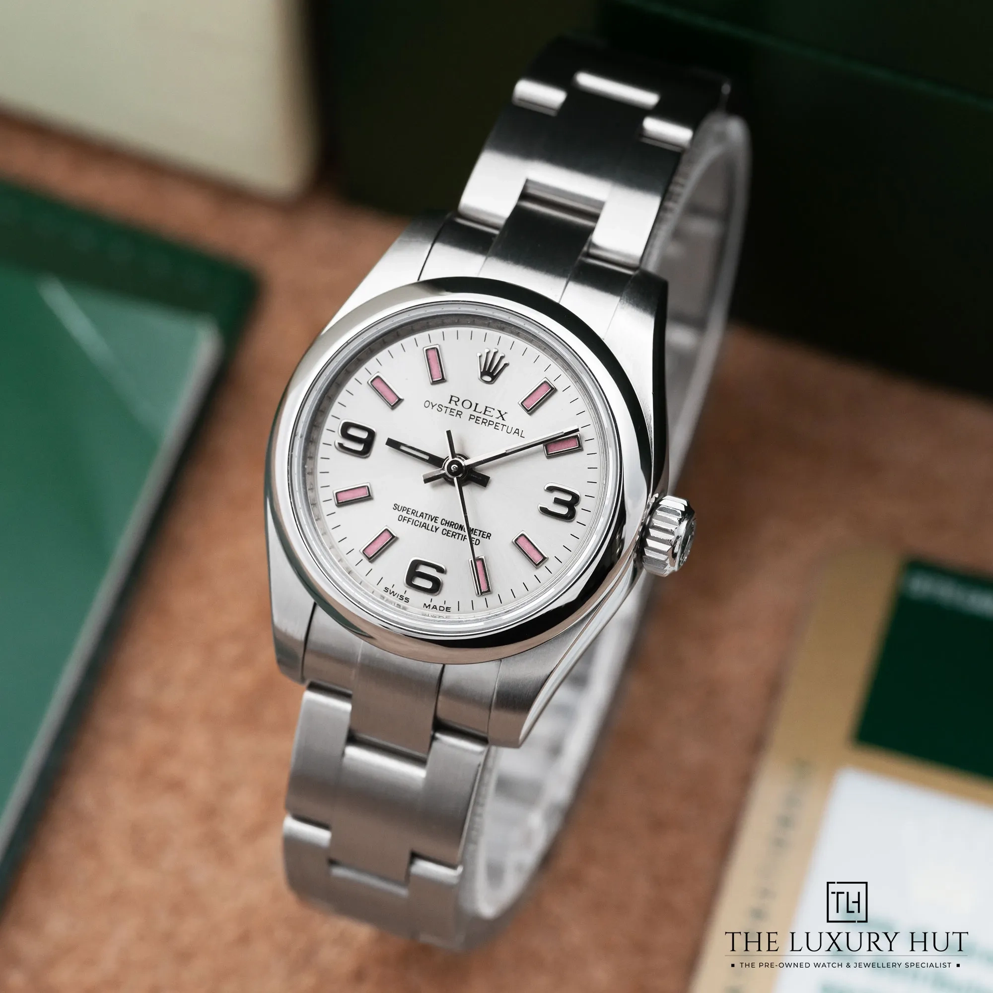 1f35d9f3-ba3b-4411-9026-cfac72f5c880Rolex_Oyster_Perpetual_Lady_26_Steel_Silver_Pink_LB744-b.webp