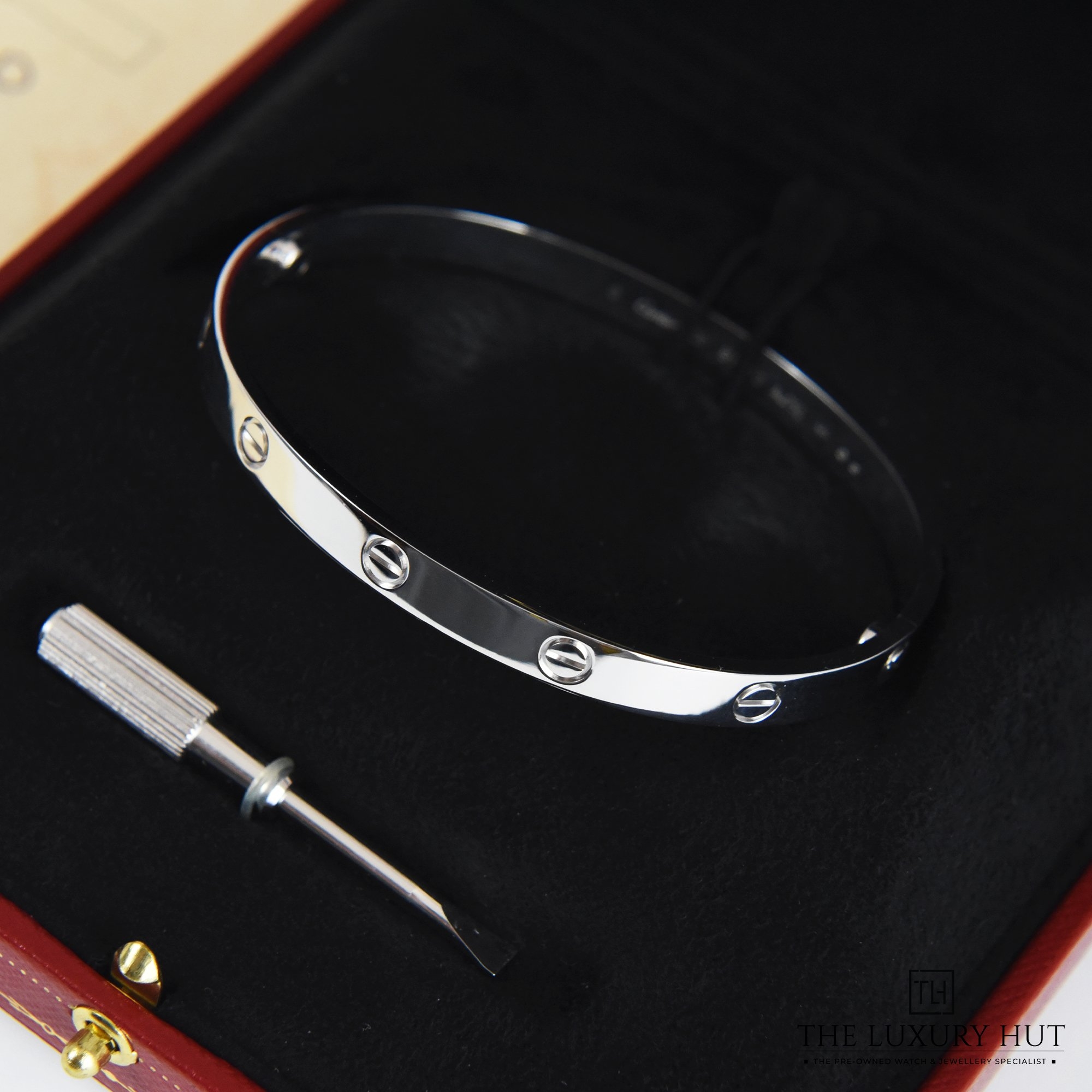 2023/06/Cartier_Love_Bangle_White_31903-d-1.jpg