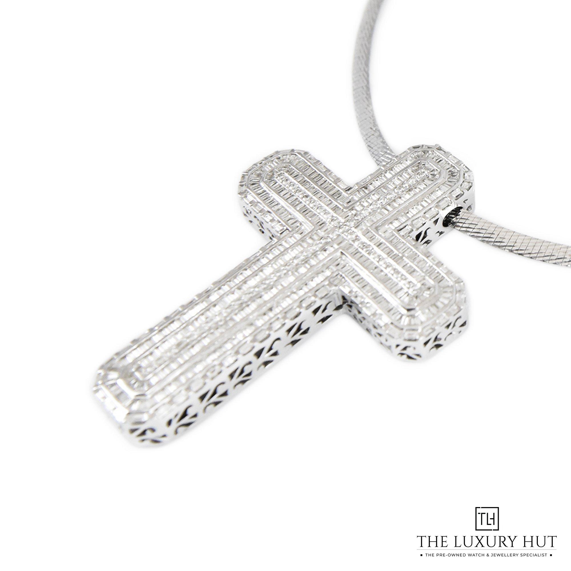 2023/06/Diamond_Cross_Pendant_Chain_42398-e-1.jpg