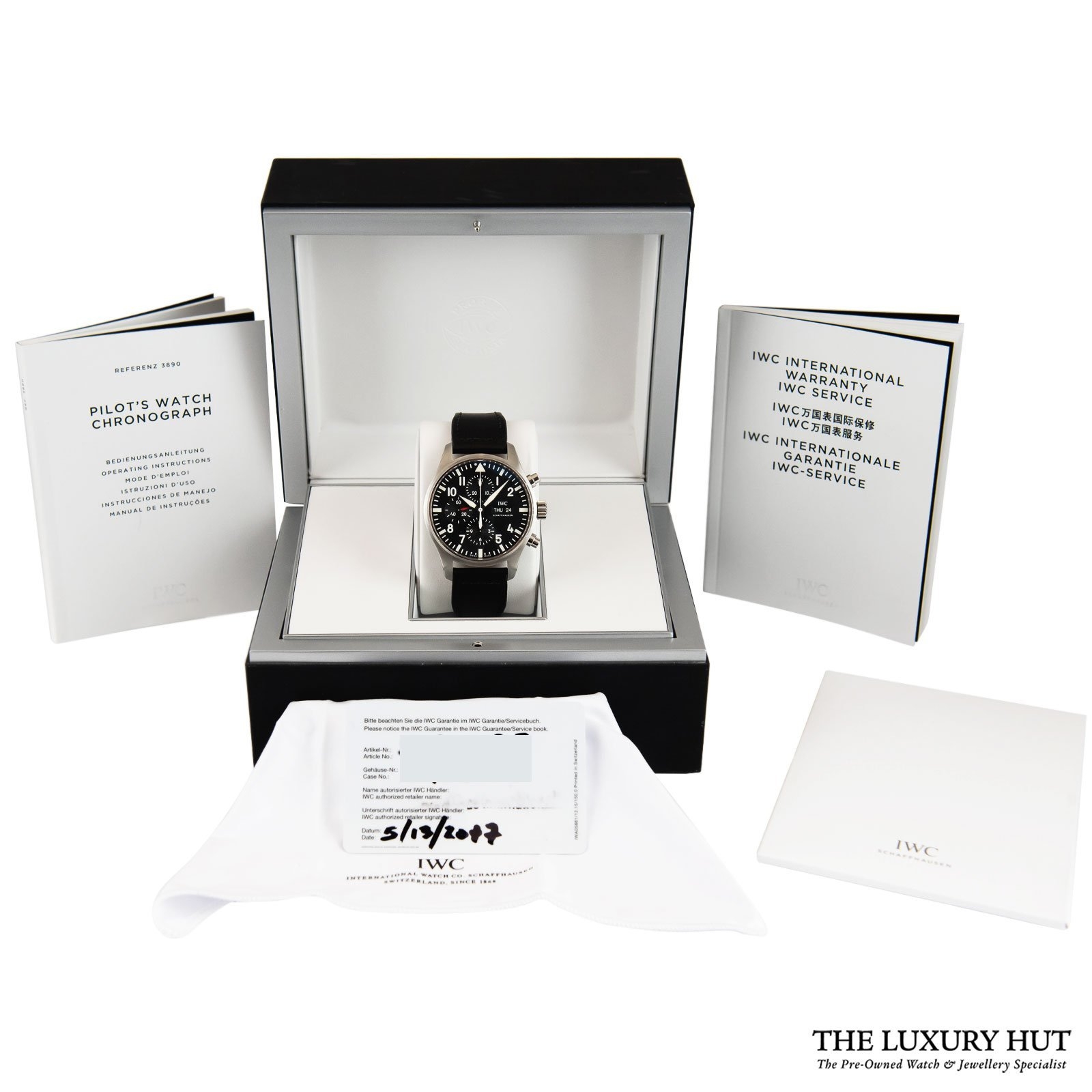2023/06/IWC-Pilots-Black-36250-f-1.jpg