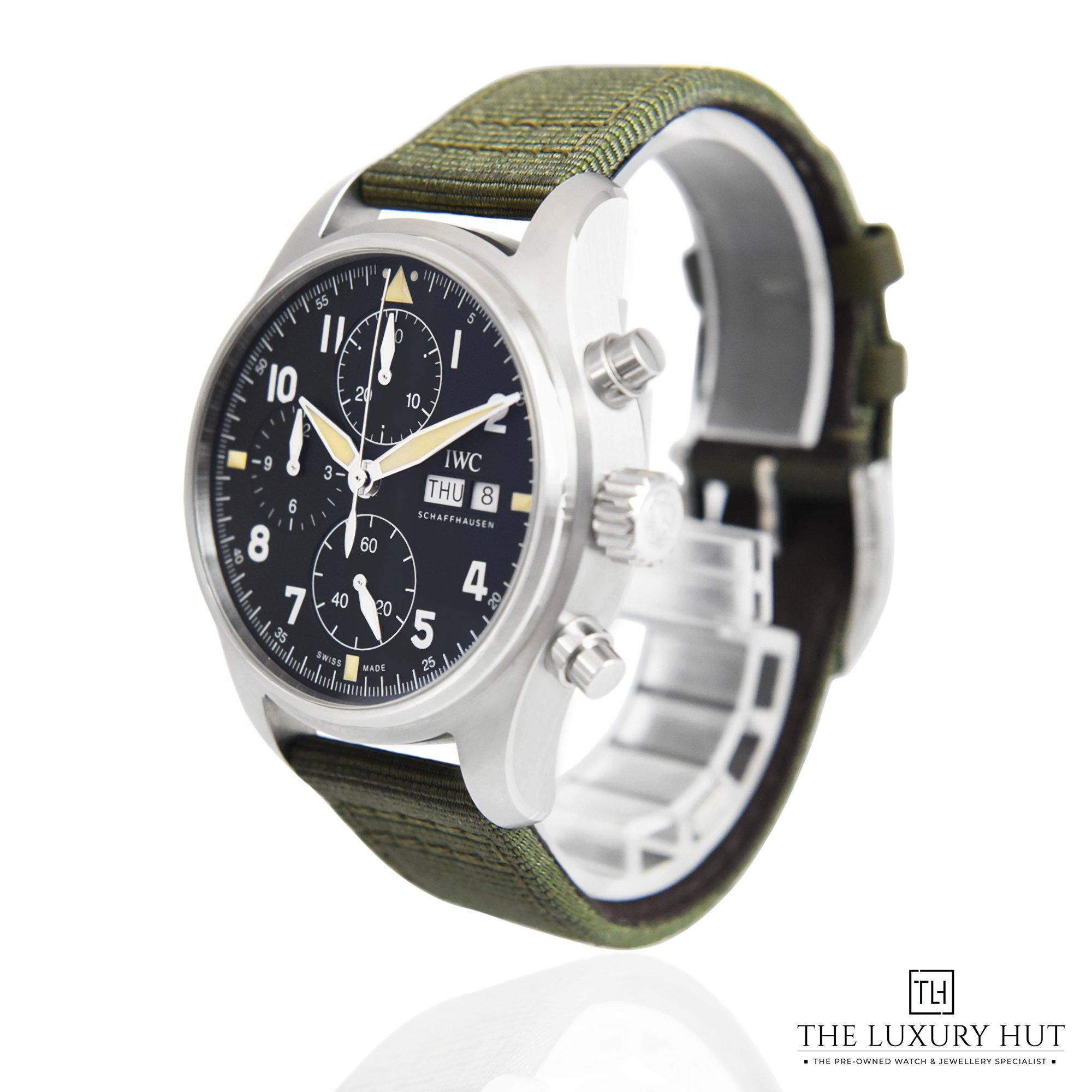 2023/06/IWC_Pilot_Spitfire_Black_41193-b-1.jpg
