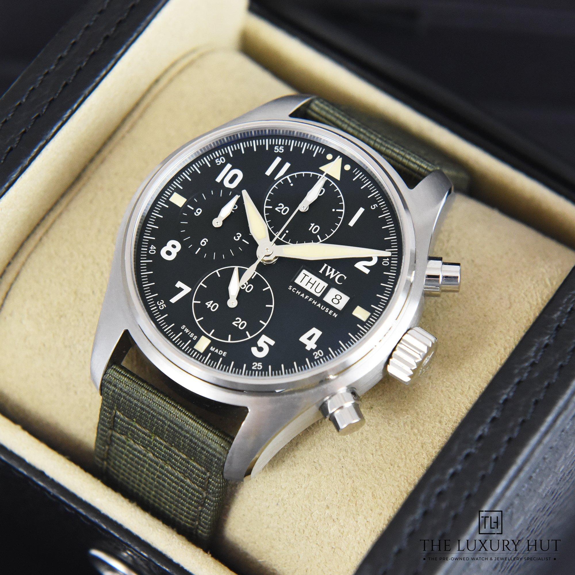2023/06/IWC_Pilot_Spitfire_Black_41193-e-1.jpg