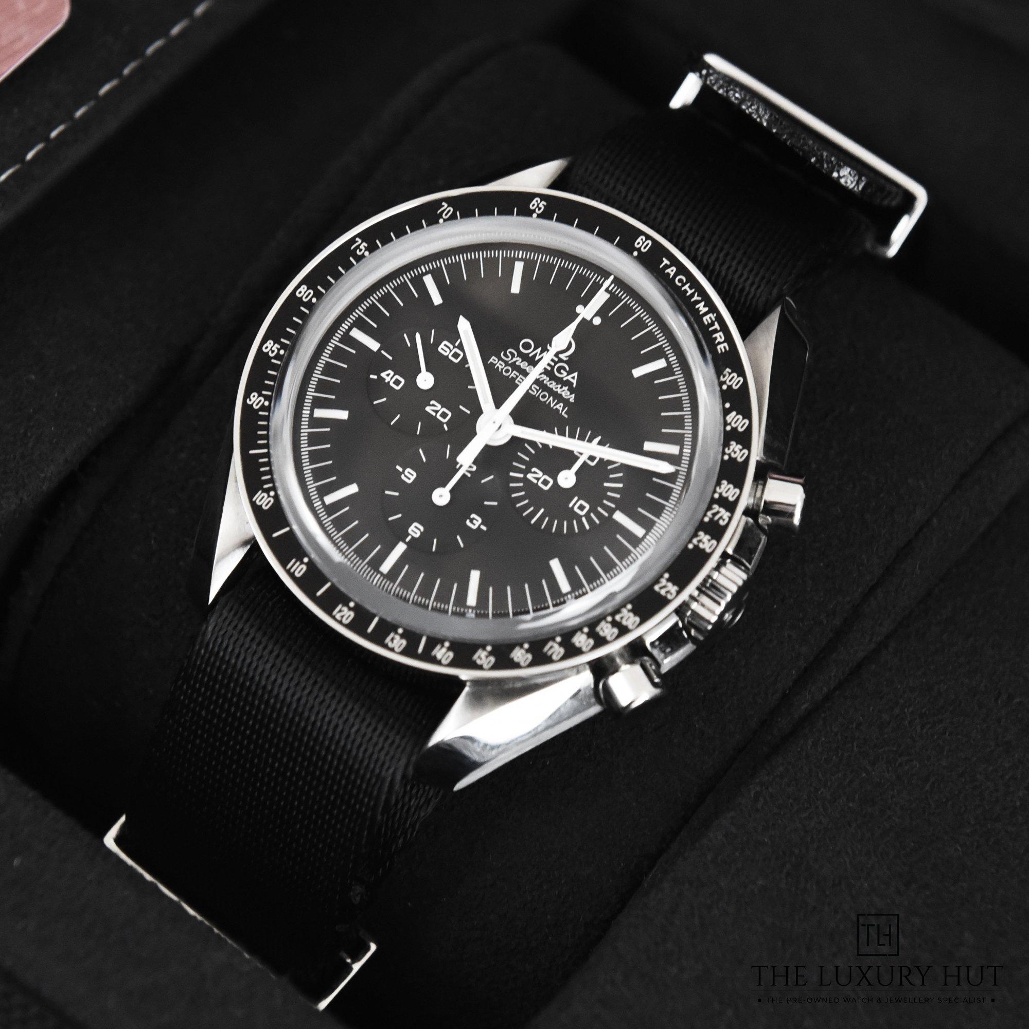 2023/06/Omega_Moonwatch_Black_41902f-1.jpg