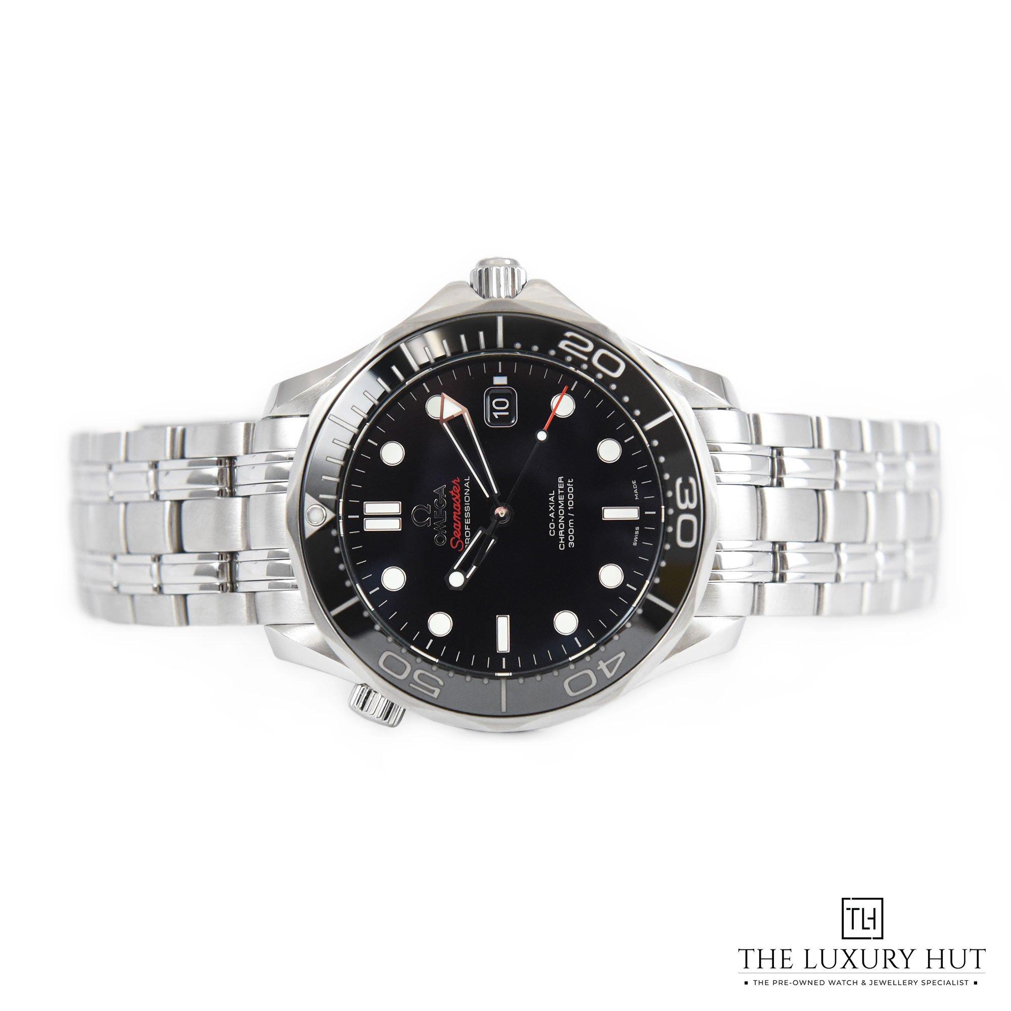 2023/06/Omega_Seamaster_Black_40363-c-1.jpg