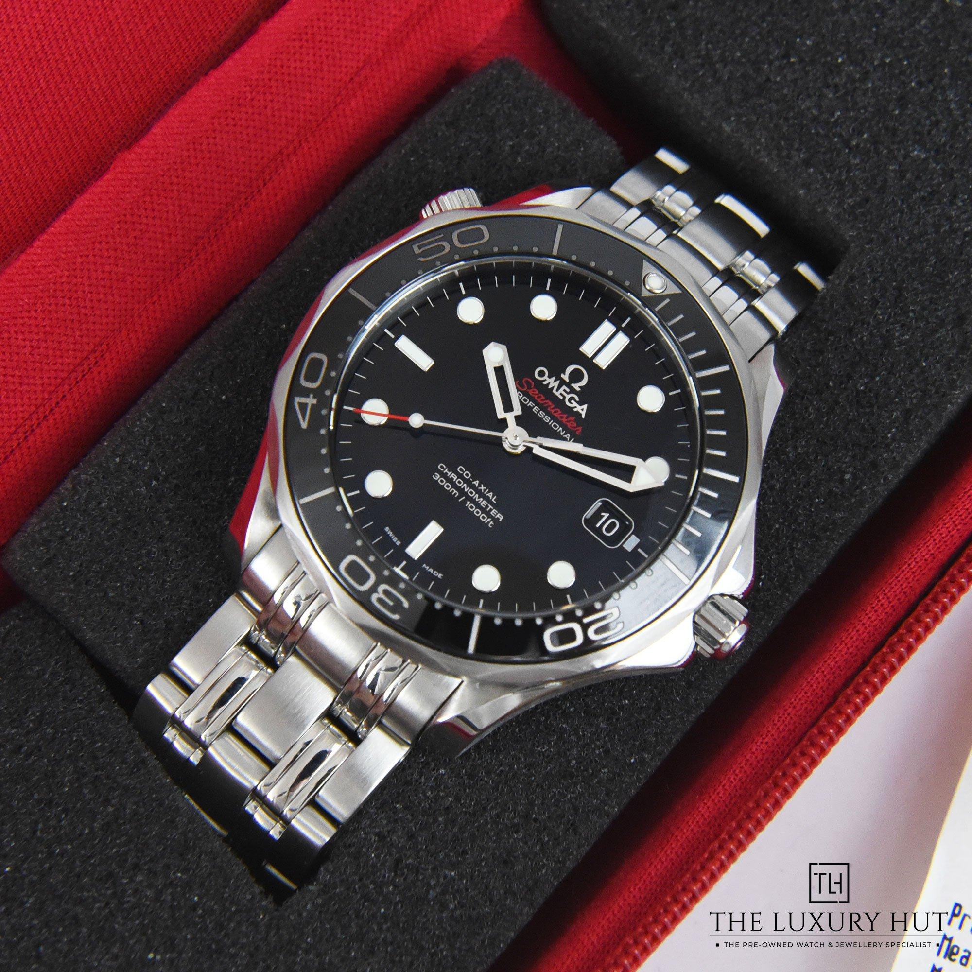 2023/06/Omega_Seamaster_Black_40363-e-1.jpg
