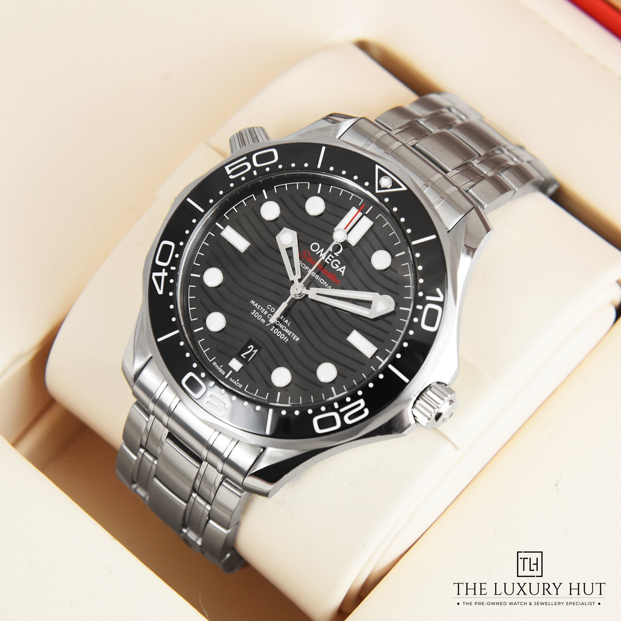 2023/06/Omega_Seamaster_Black_40547-e-1.jpg