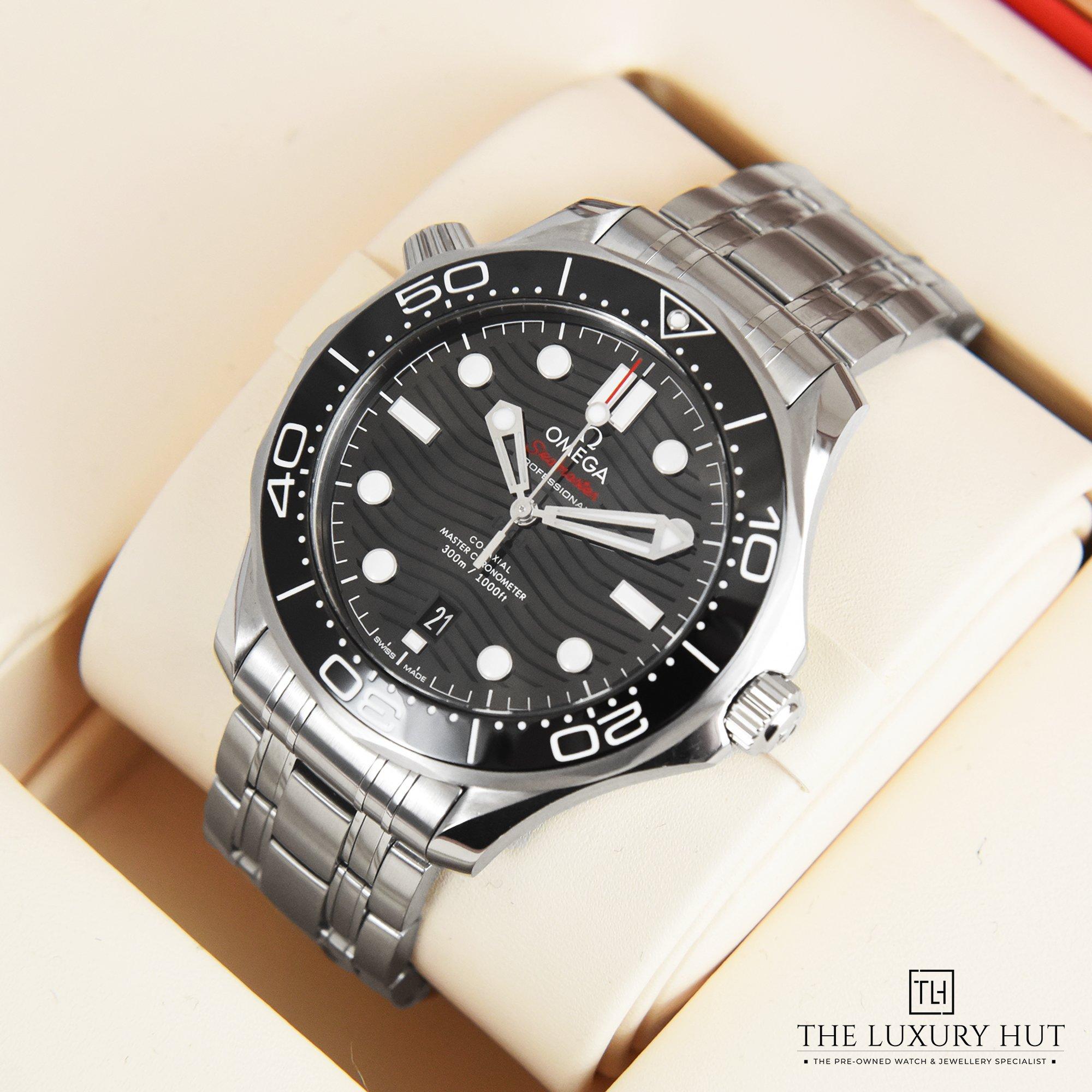 2023/06/Omega_Seamaster_Black_40547-e-1.jpg