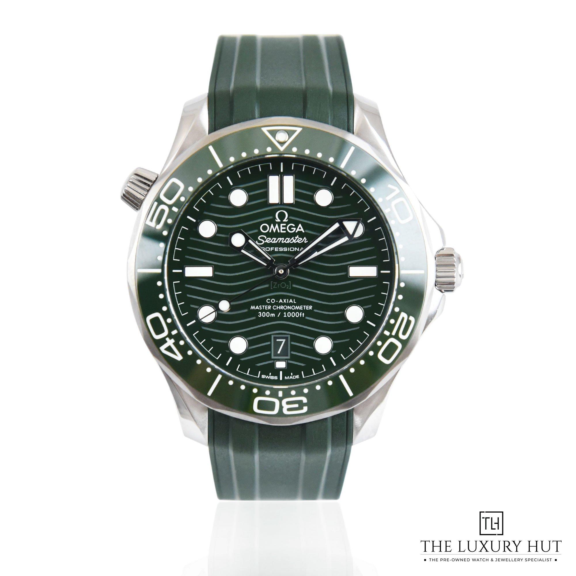 2023/06/Omega_Seamaster_Green_40608-a-1.jpg