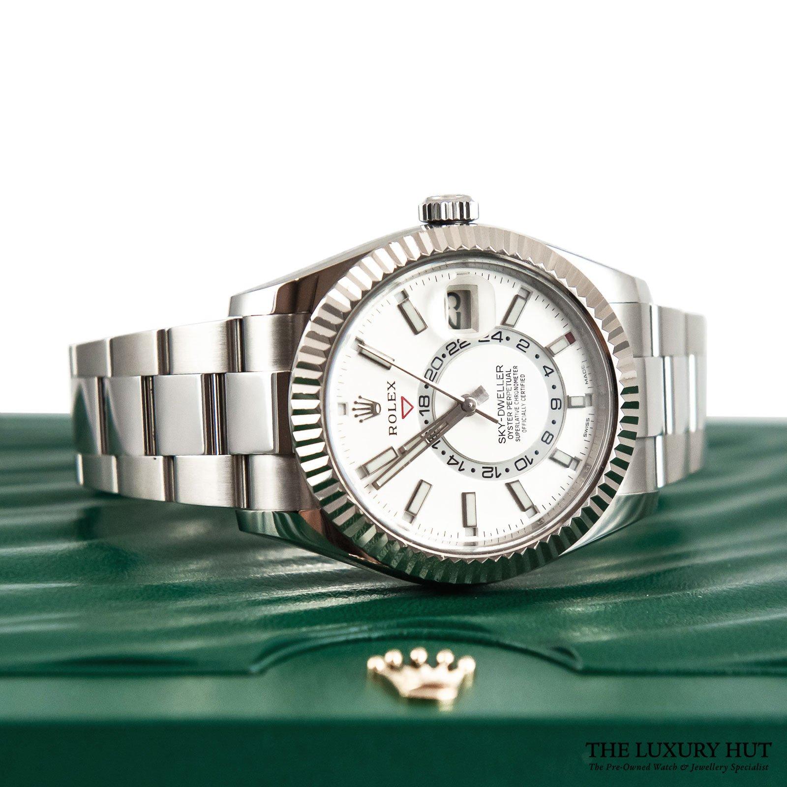 2023/06/Rolex-Sky-Dweller-White-2020-e-1.jpg
