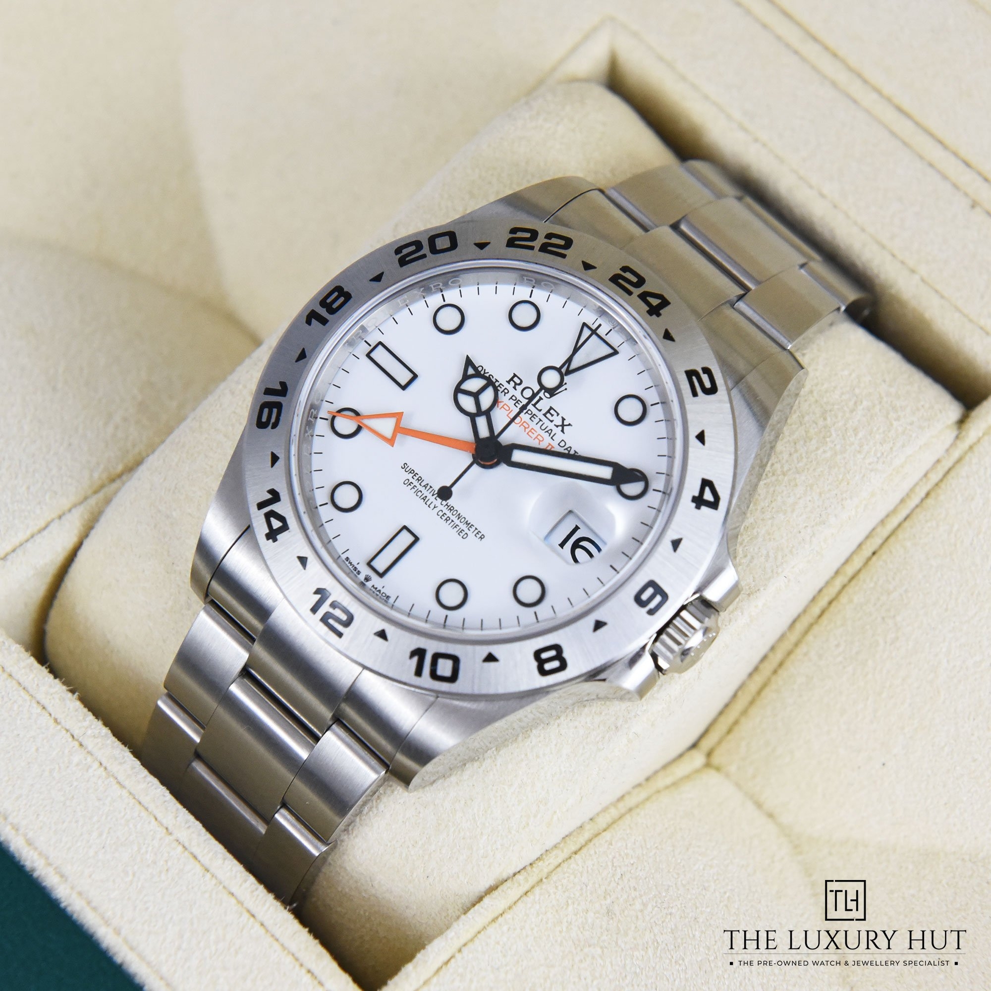 2023/06/Rolex_Explorer-II_White_40523-e-1.jpg