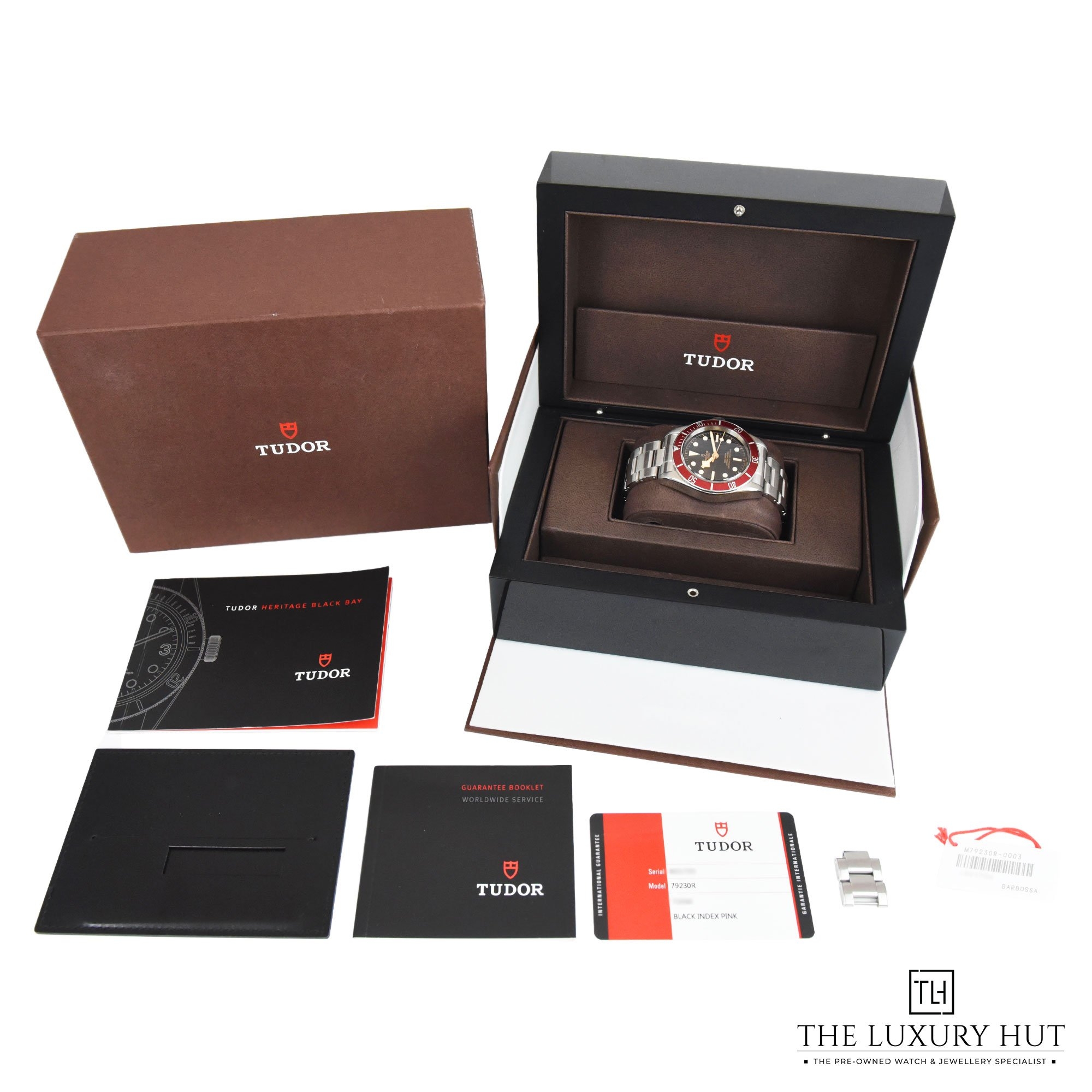 2023/06/Tudor_Red_39909-f-1.jpg