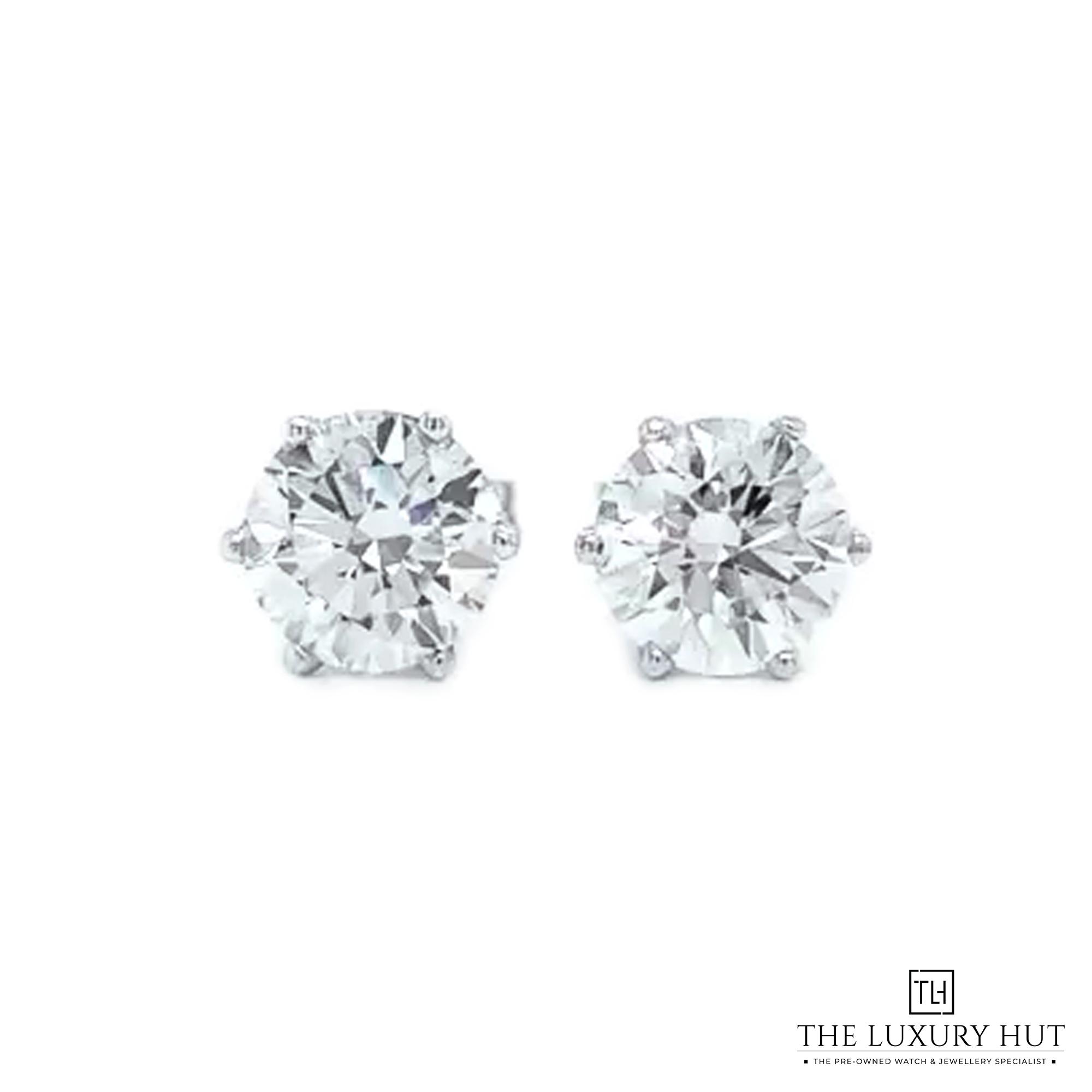 2023/07/Diamond_Stud_Earrings_43913-a.jpg