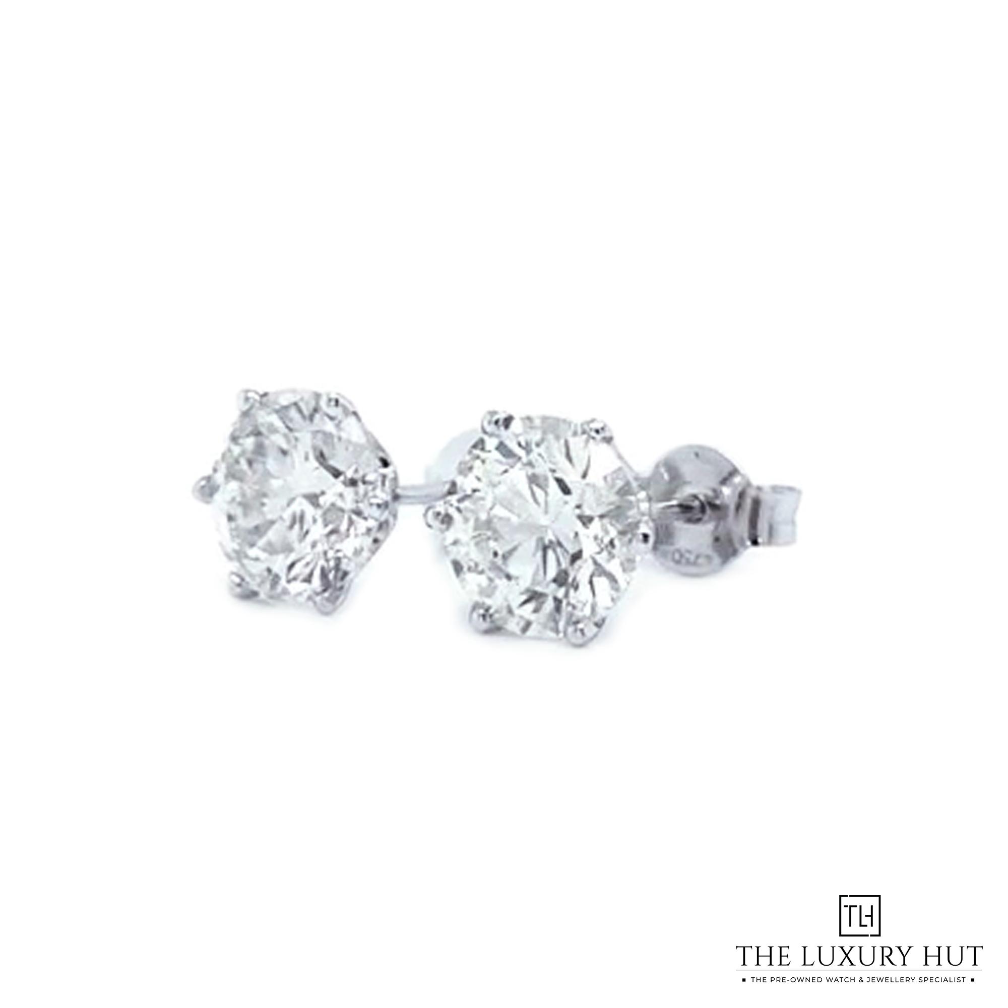 2023/07/Diamond_Stud_Earrings_43913-b.jpg