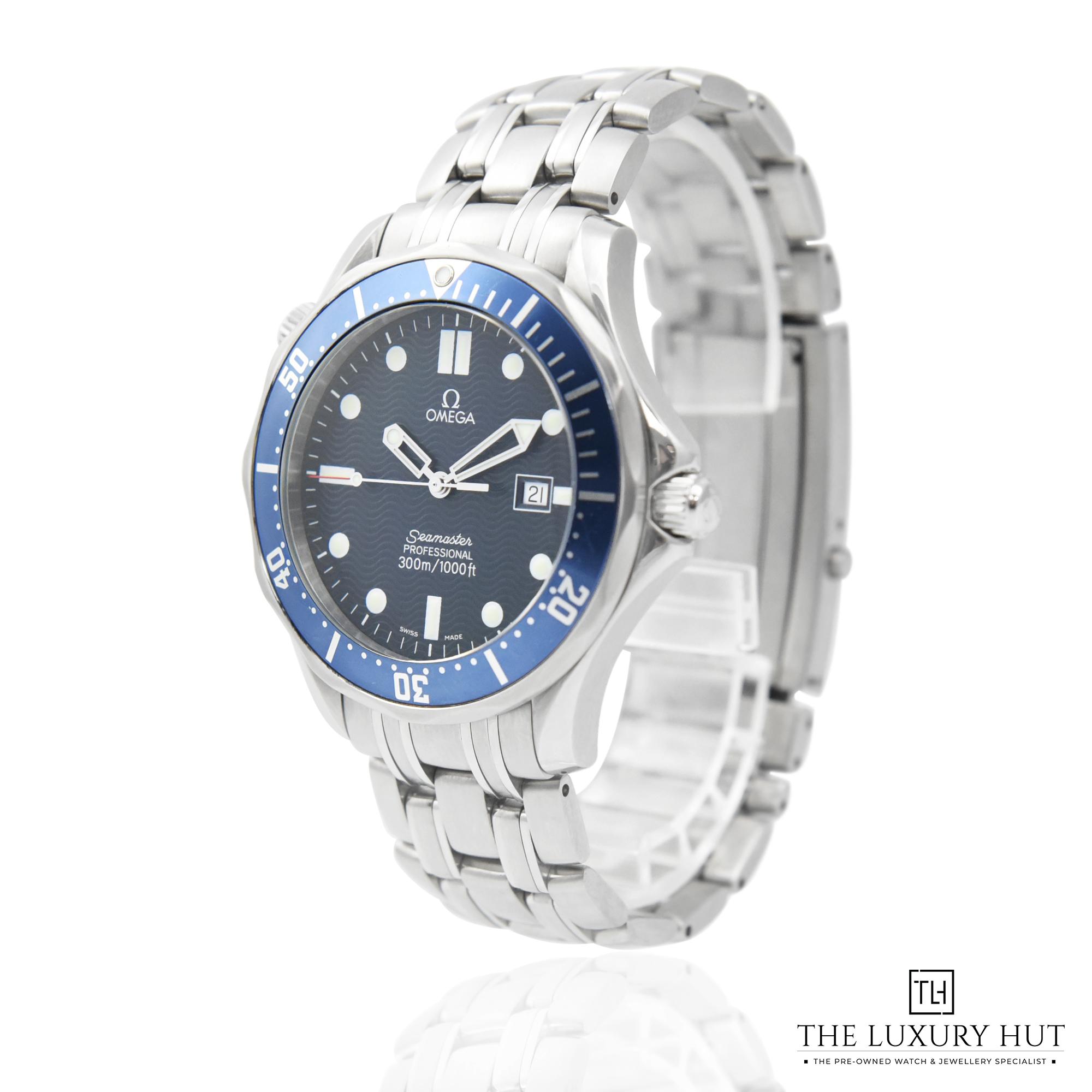 2023/08/Omega_Seamaster_Golden-Eye_Blue_50128-b.jpg