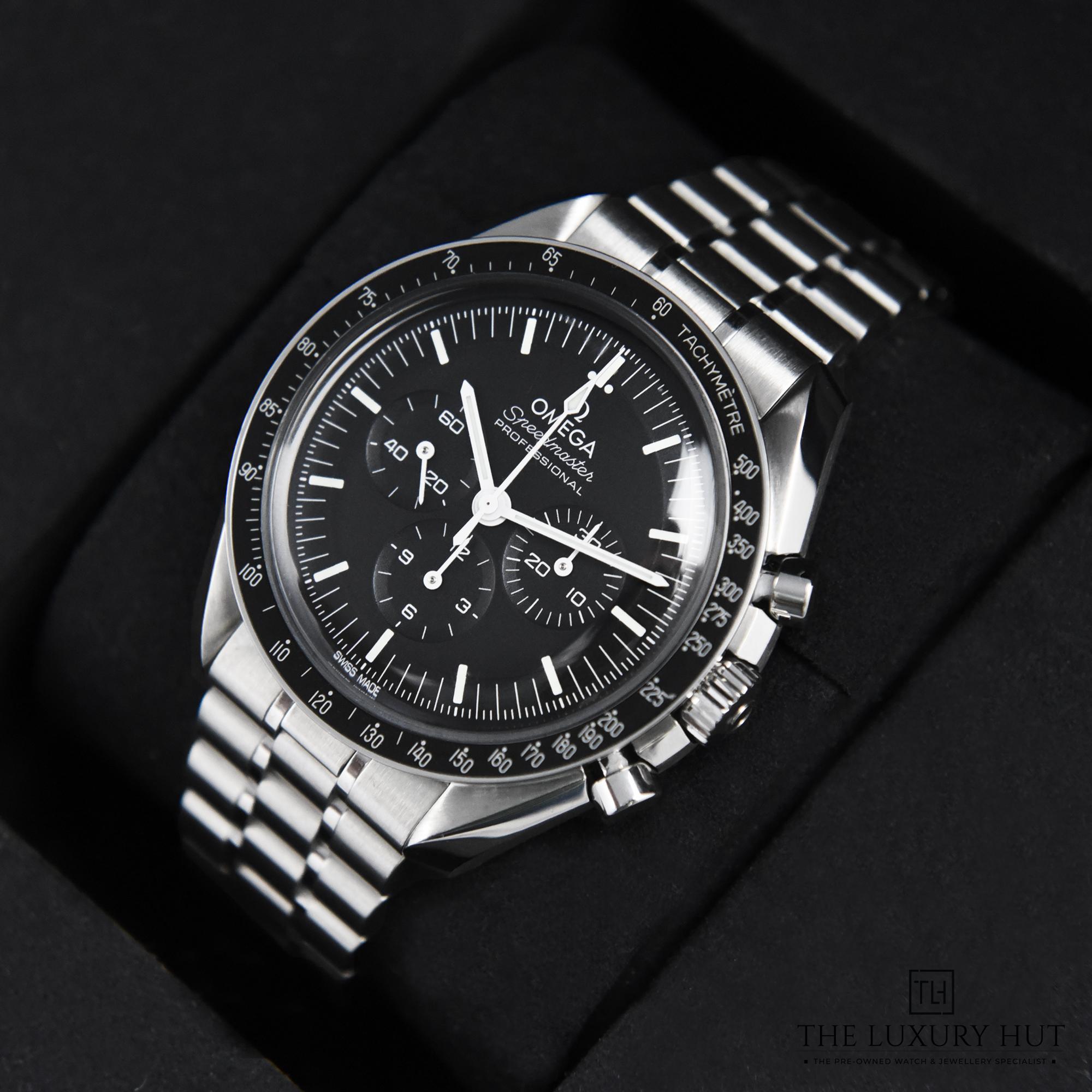 2023/08/Omega_Speedmaster_Moonwatch_50139-e.jpg