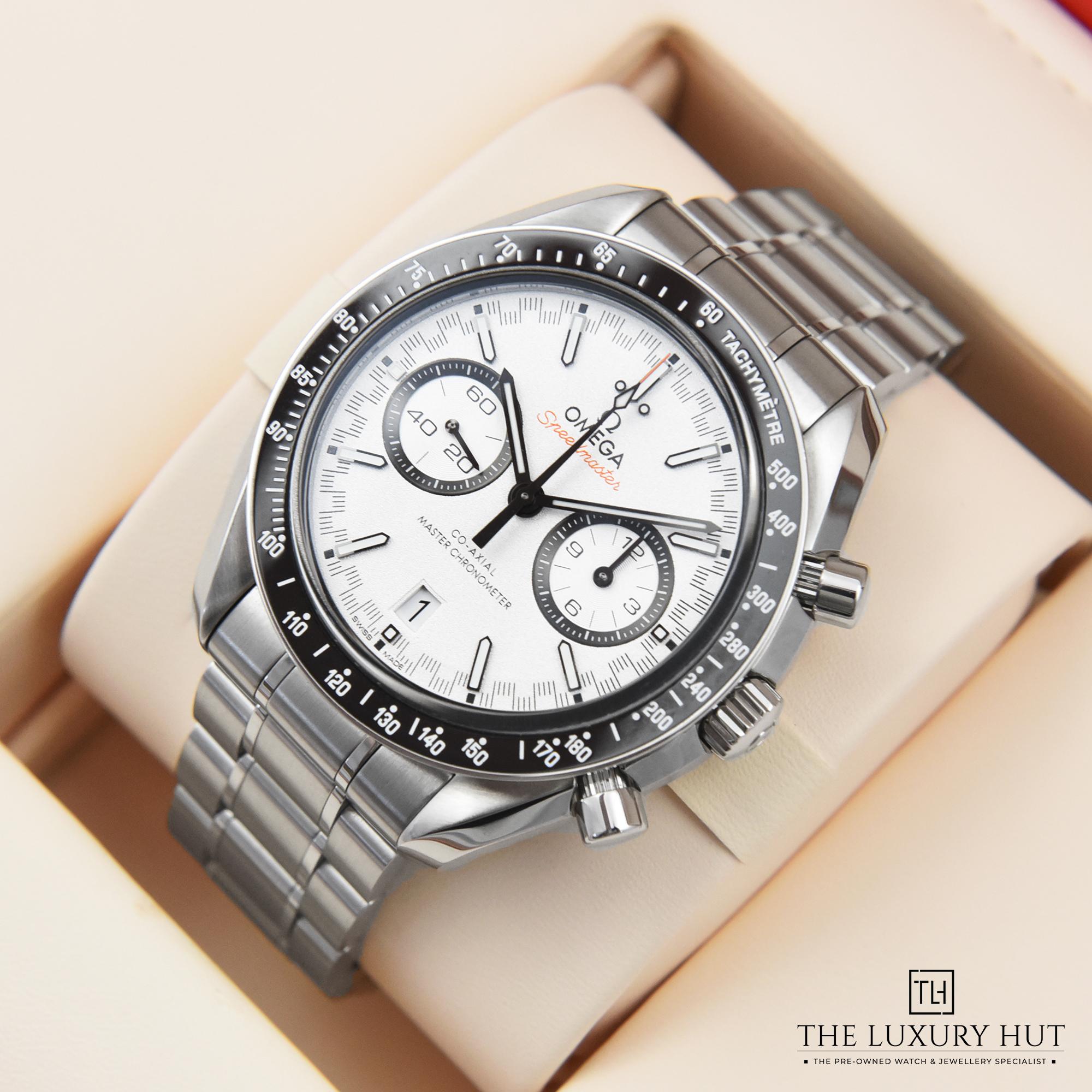 2023/08/Omega_Speedmaster_Racing_White_50108-e.jpg