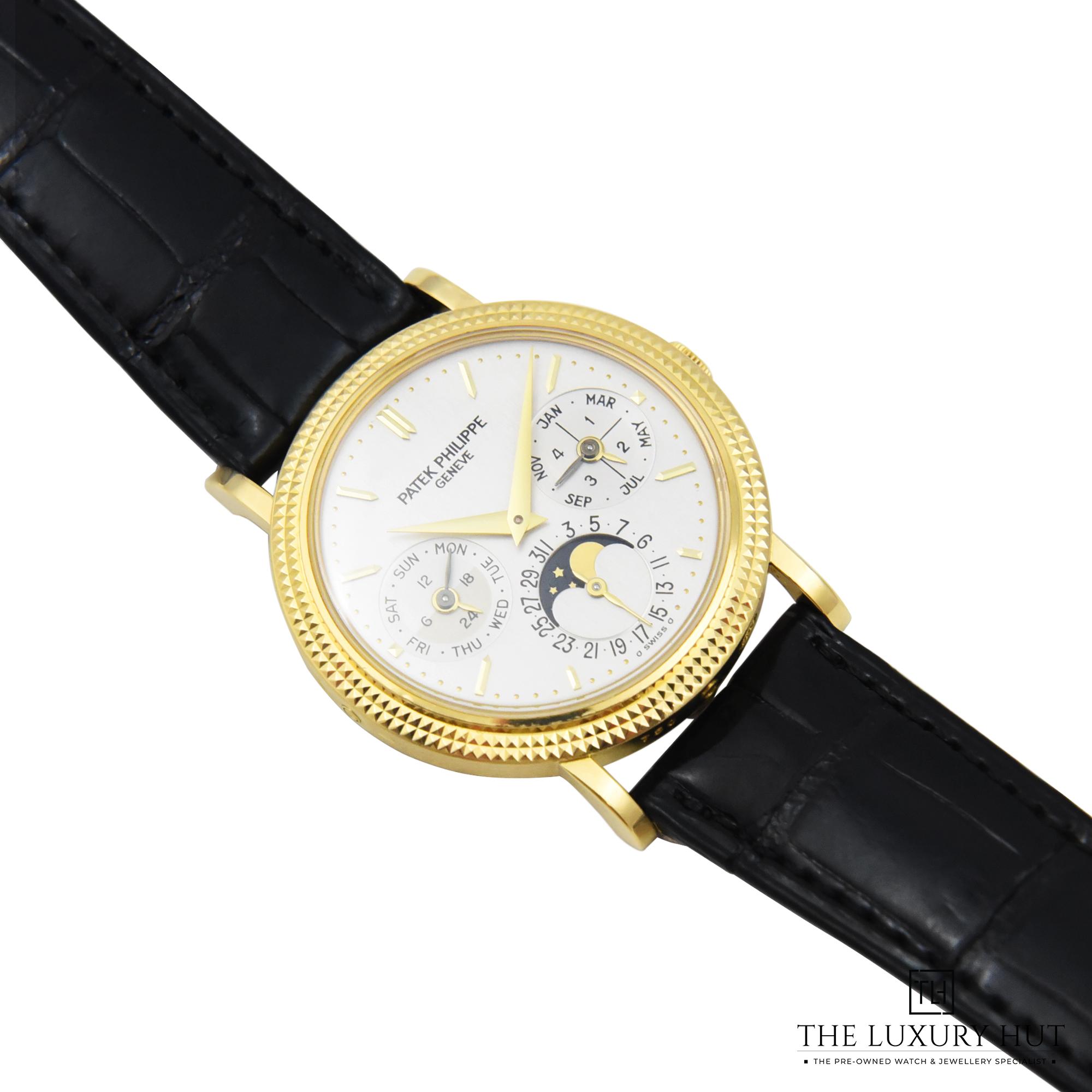 2023/08/Patek_Philippe_Moonphase-_Yellow_50094-f.jpg