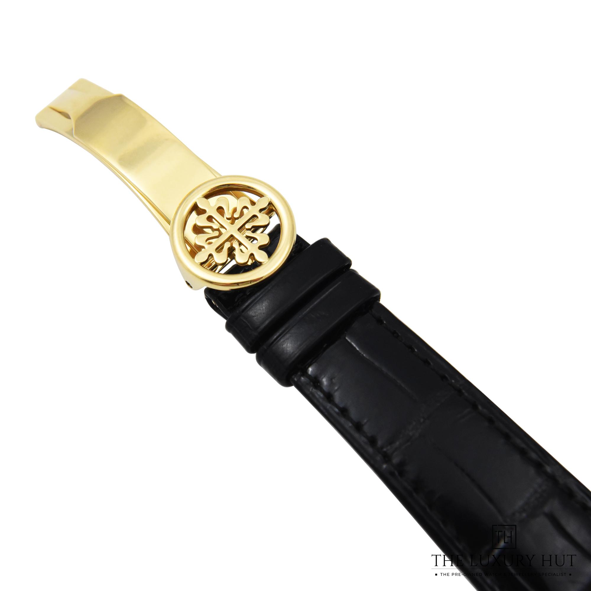 2023/08/Patek_Philippe_Moonphase-_Yellow_50094-h.jpg