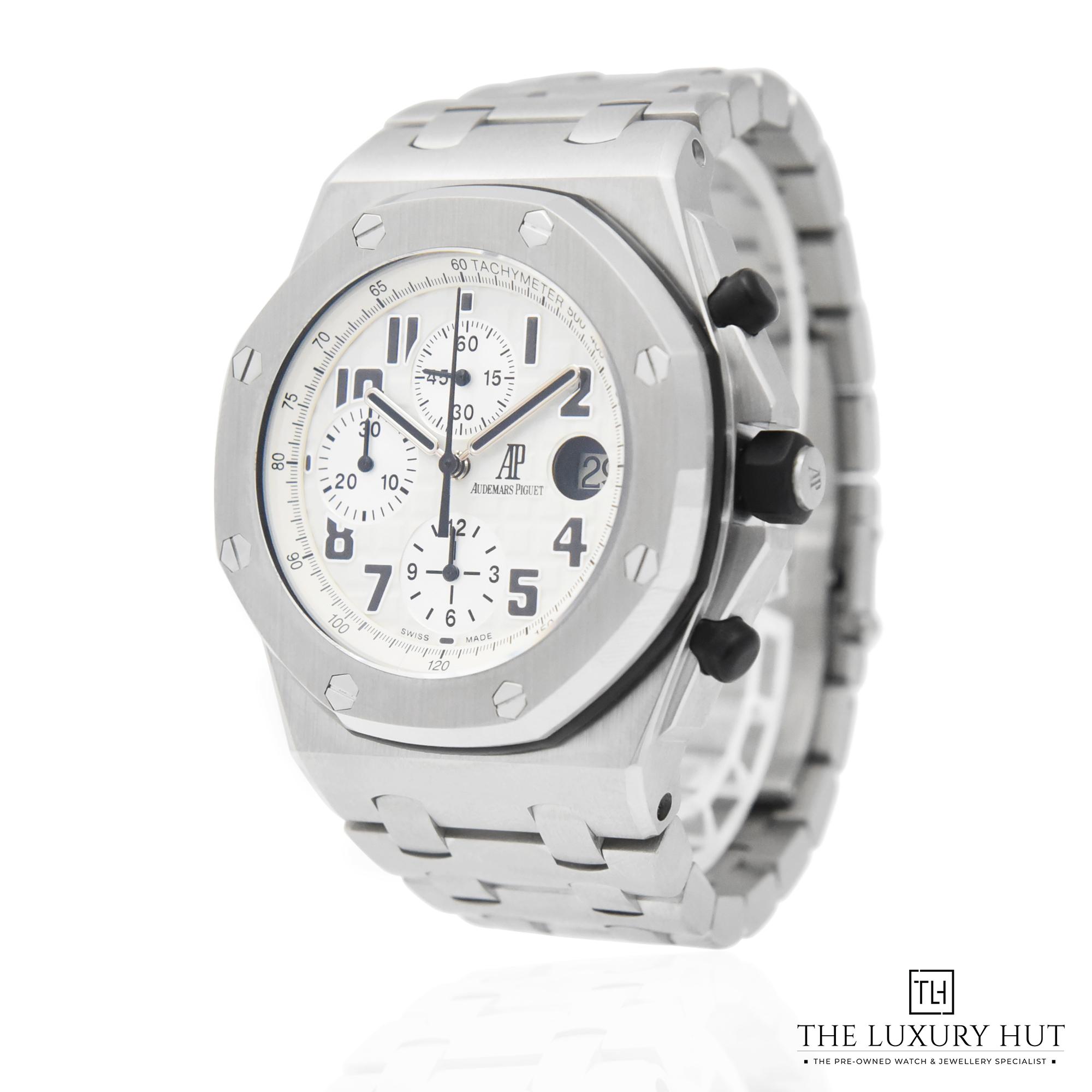 2023/09/Audemars_Piguet_Royal_Oak_Safari_50205-b.jpg