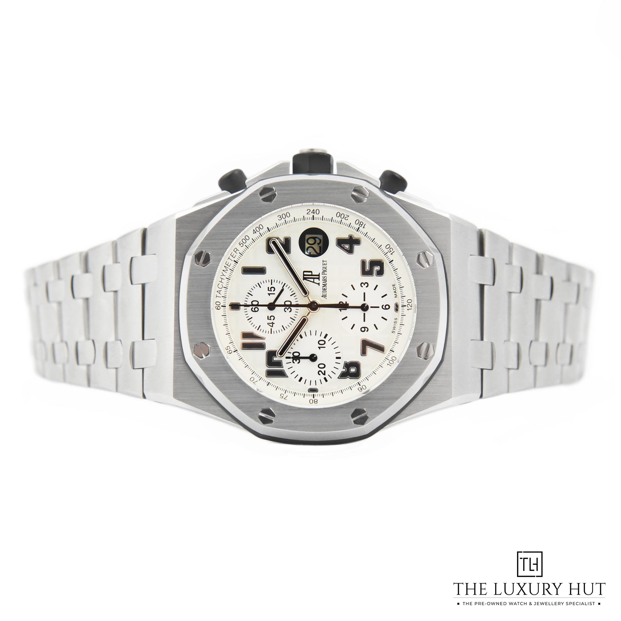 2023/09/Audemars_Piguet_Royal_Oak_Safari_50205-c.jpg