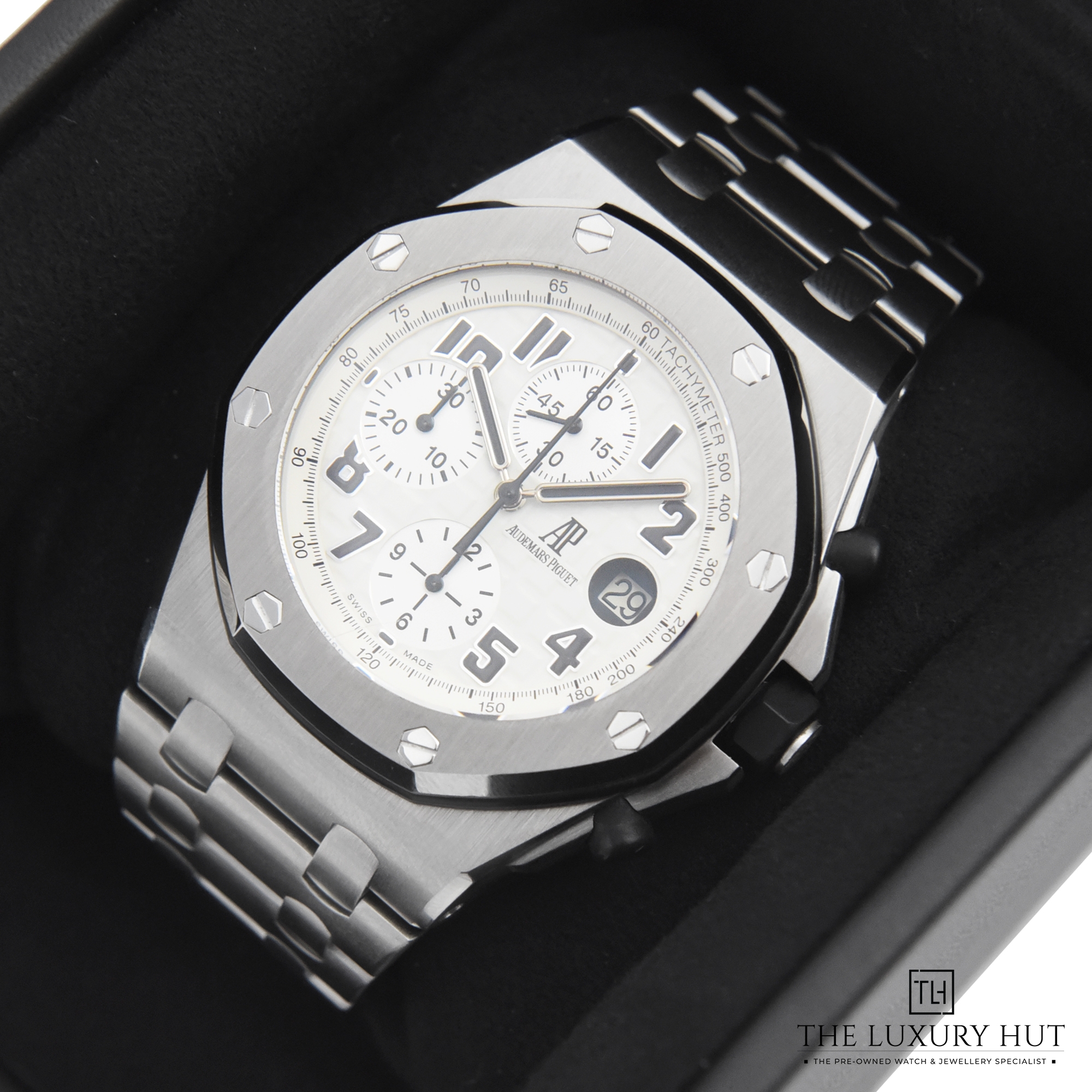2023/09/Audemars_Piguet_Royal_Oak_Safari_50205-e.jpg