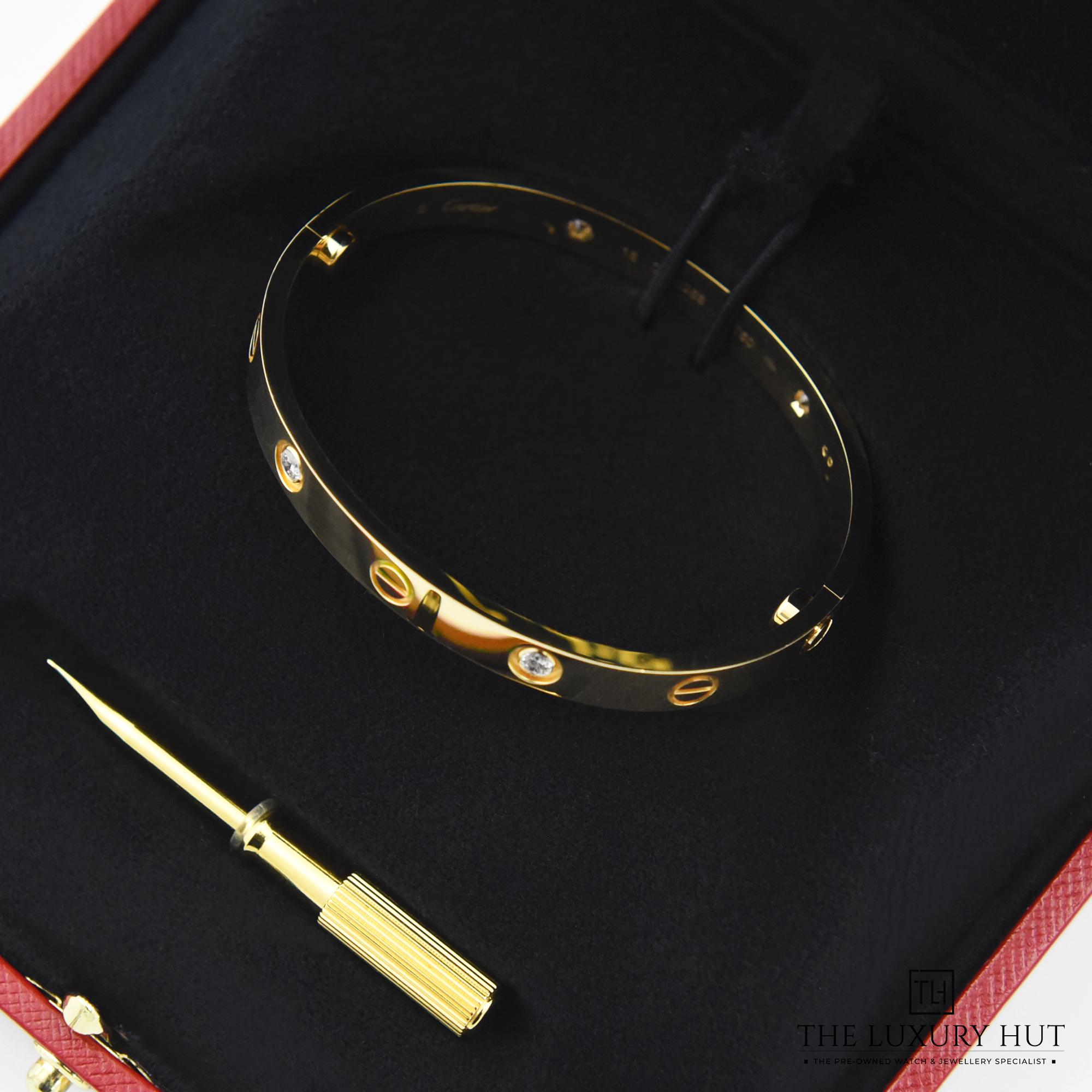 2023/09/Cartier_Love_Bangle_Yellow_4-Dia_50253-d.jpg