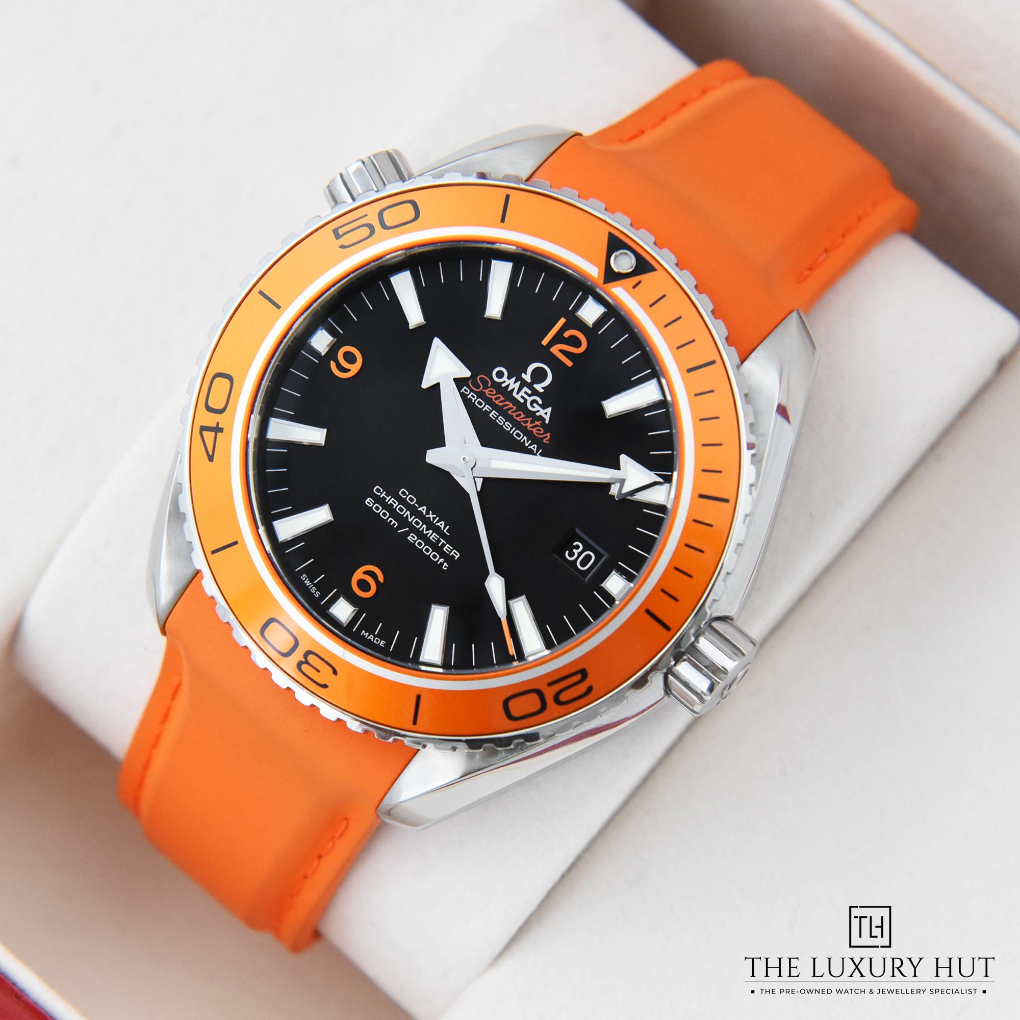 2023/09/Omega_Seamaster_Planet_Ocean_50198_ee.jpg
