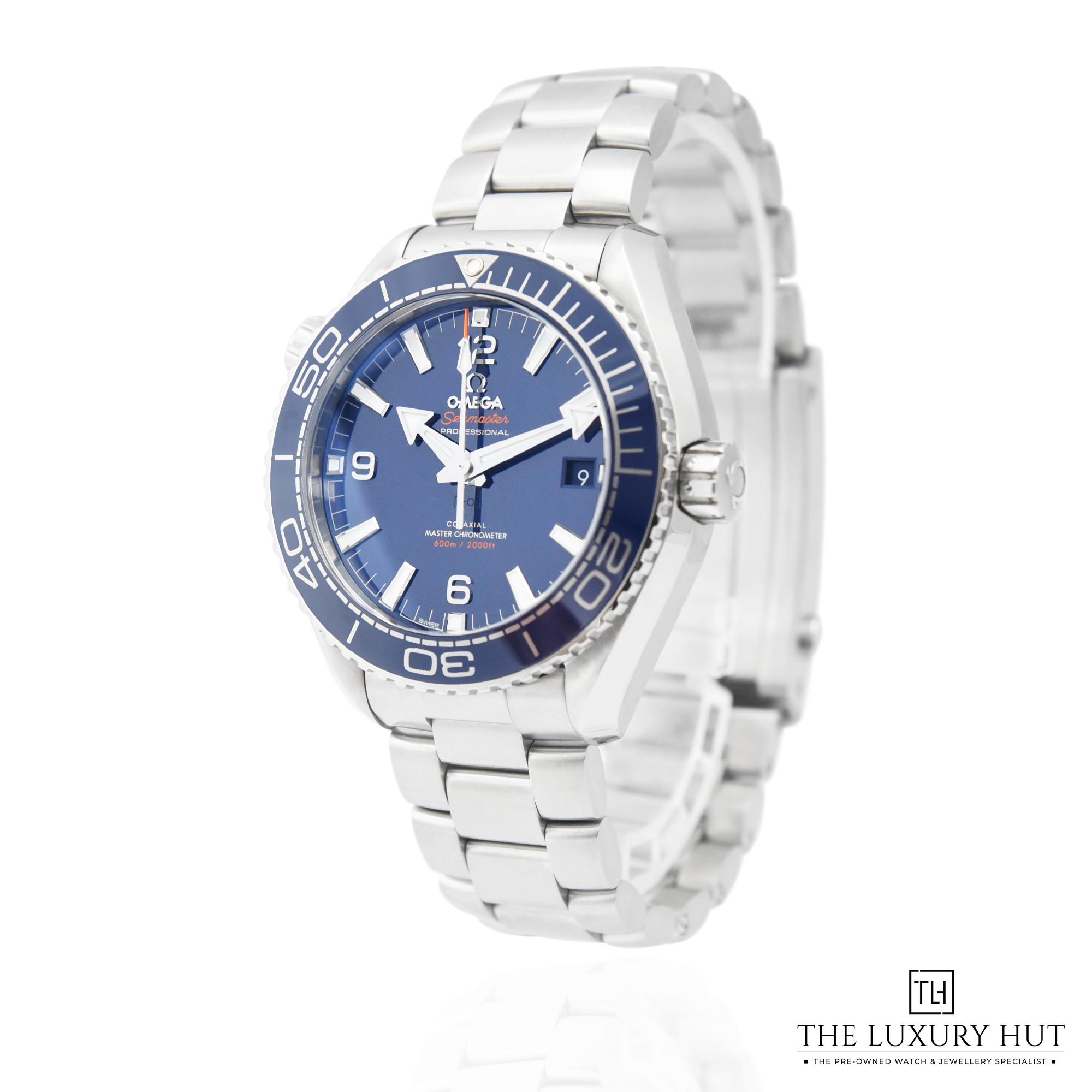 2023/09/Omega_Seamaster_Planet_Ocean_Blue_50259-b.jpg
