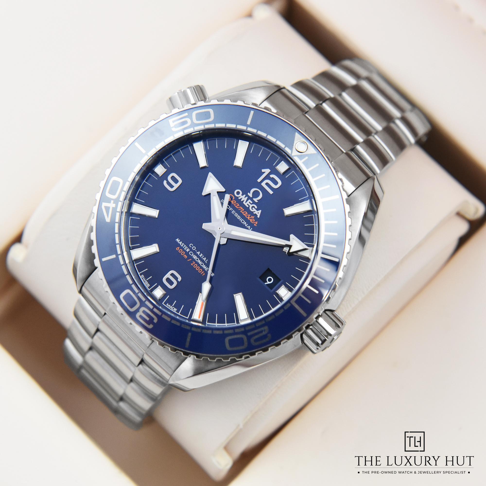 2023/09/Omega_Seamaster_Planet_Ocean_Blue_50259-e.jpg