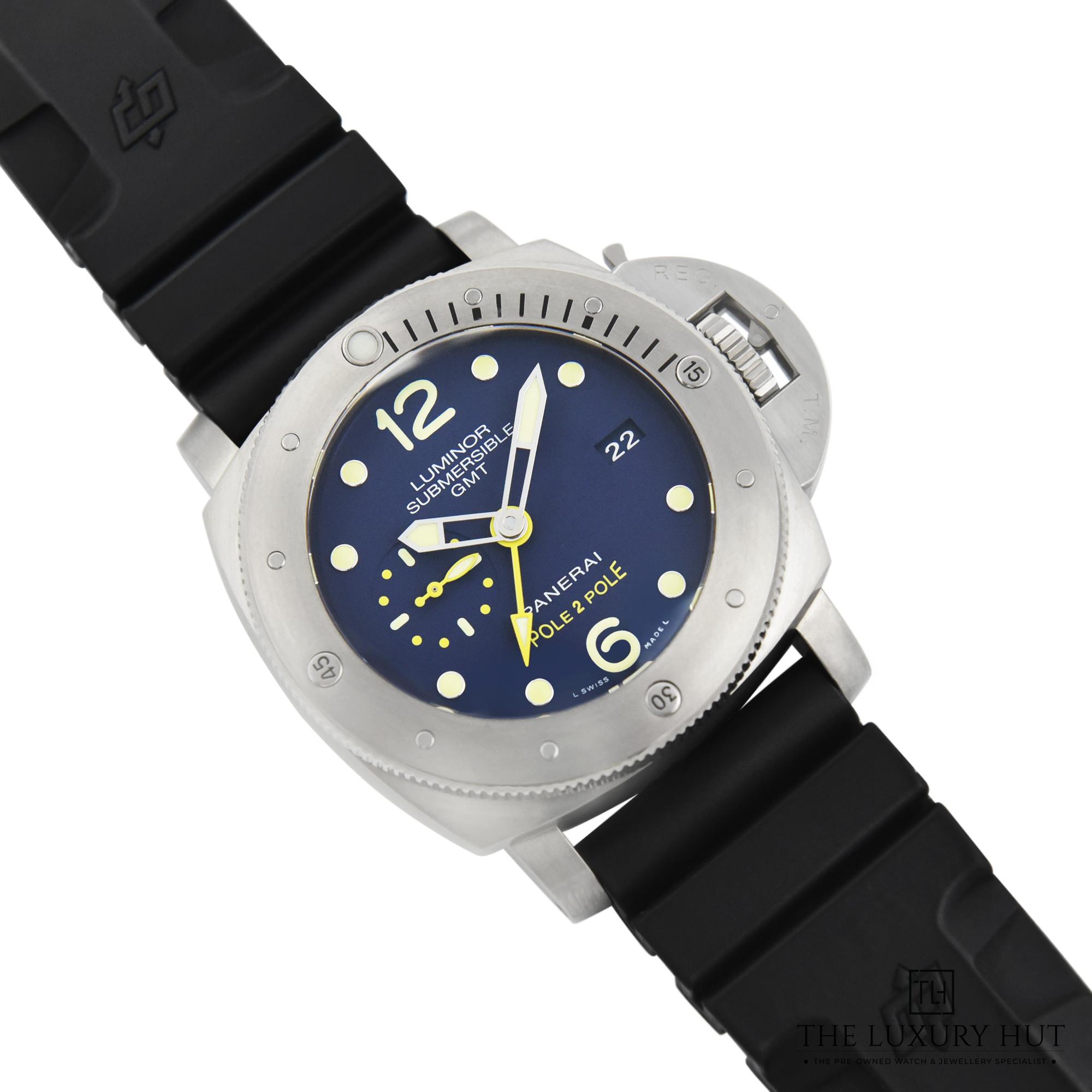 2023/09/Panerai_Luminor-Submersible_Blue_50154-e.jpg