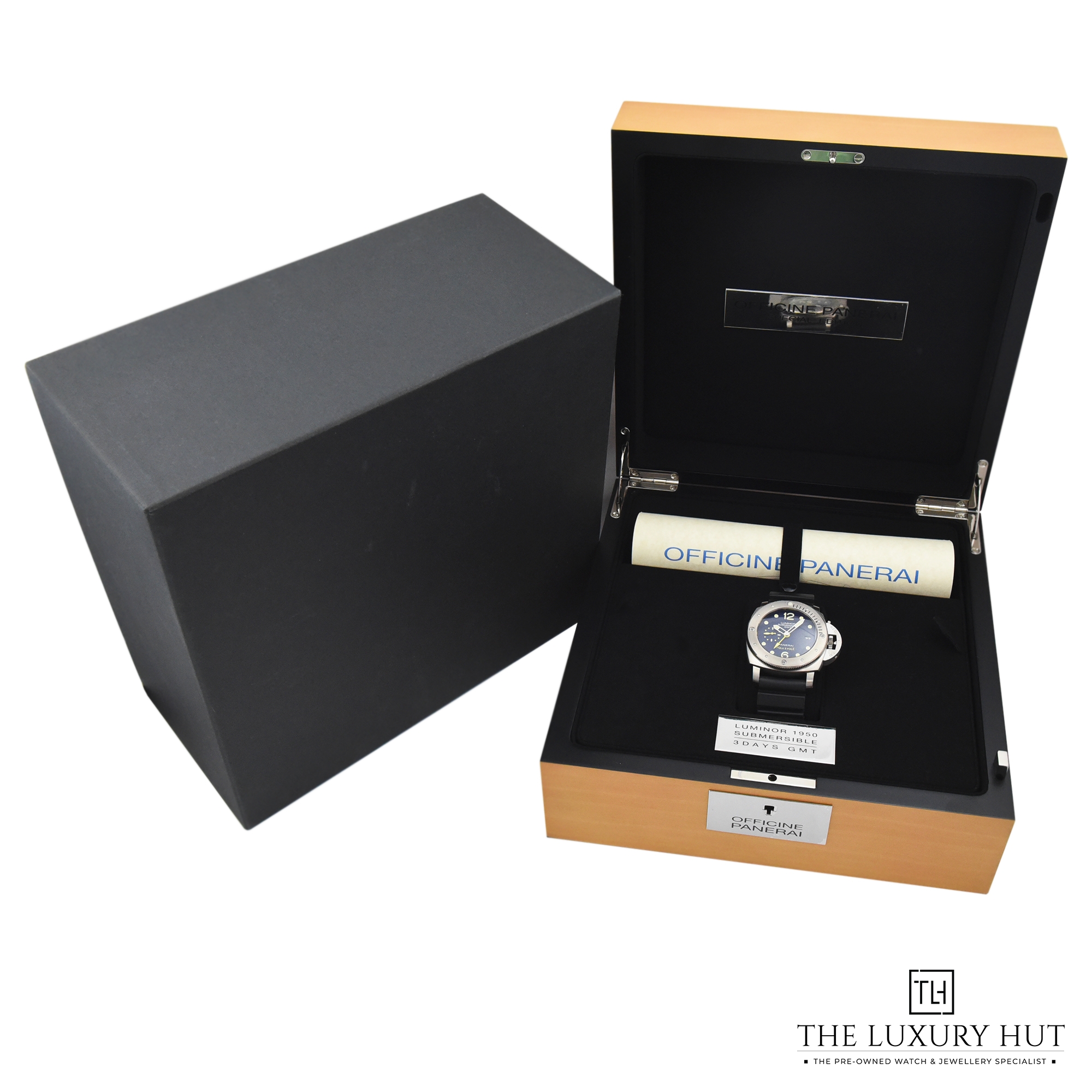 2023/09/Panerai_Luminor-Submersible_Blue_50154-f.jpg