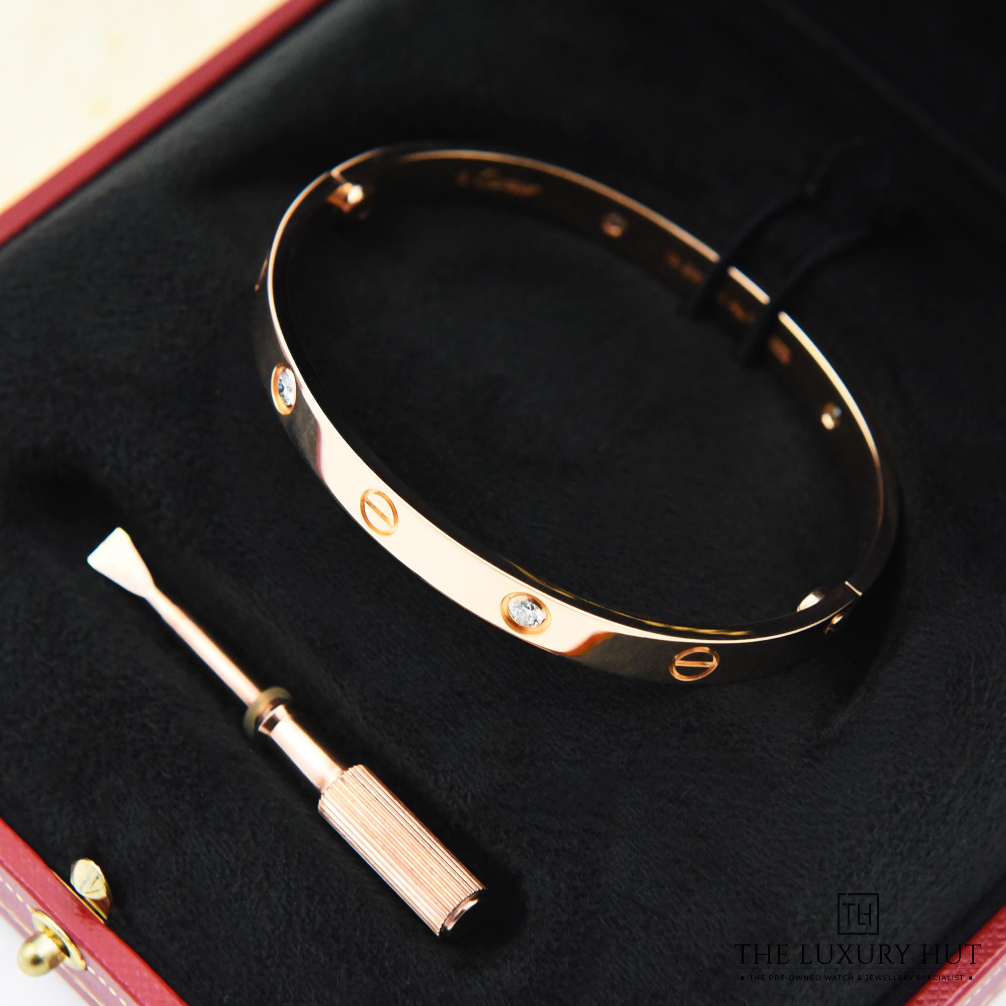 2023/10/Cartier_Love_Bangle_Rose_4-Diamond_50289-d.jpg
