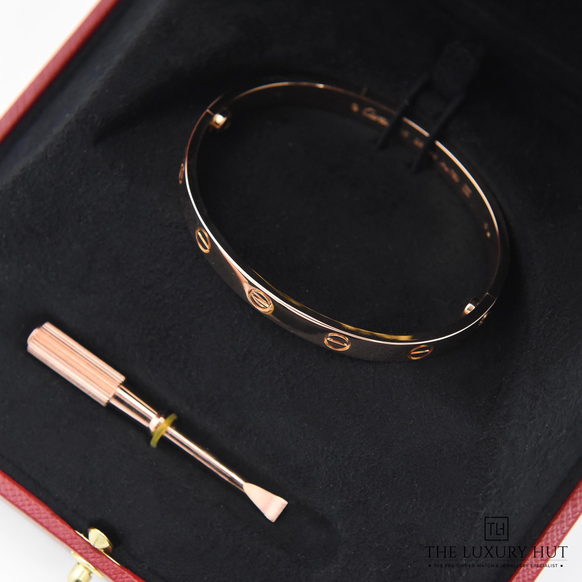 2023/10/Cartier_Love_Bangle_Rose_Gold_50341-d.jpg