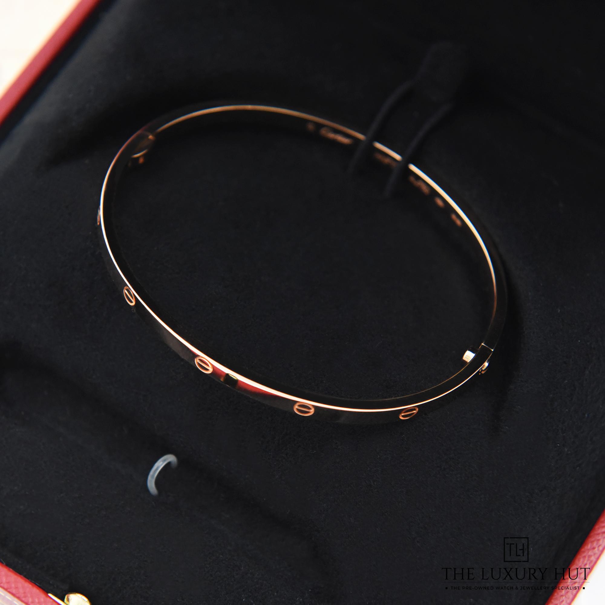2023/10/Cartier_Love_Bangle_Rose_Small_50290-d.jpg