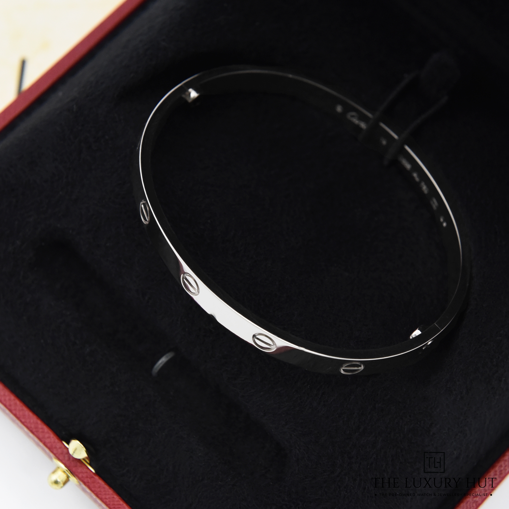2023/10/Cartier_Love_Bangle_White_50279-d.jpg