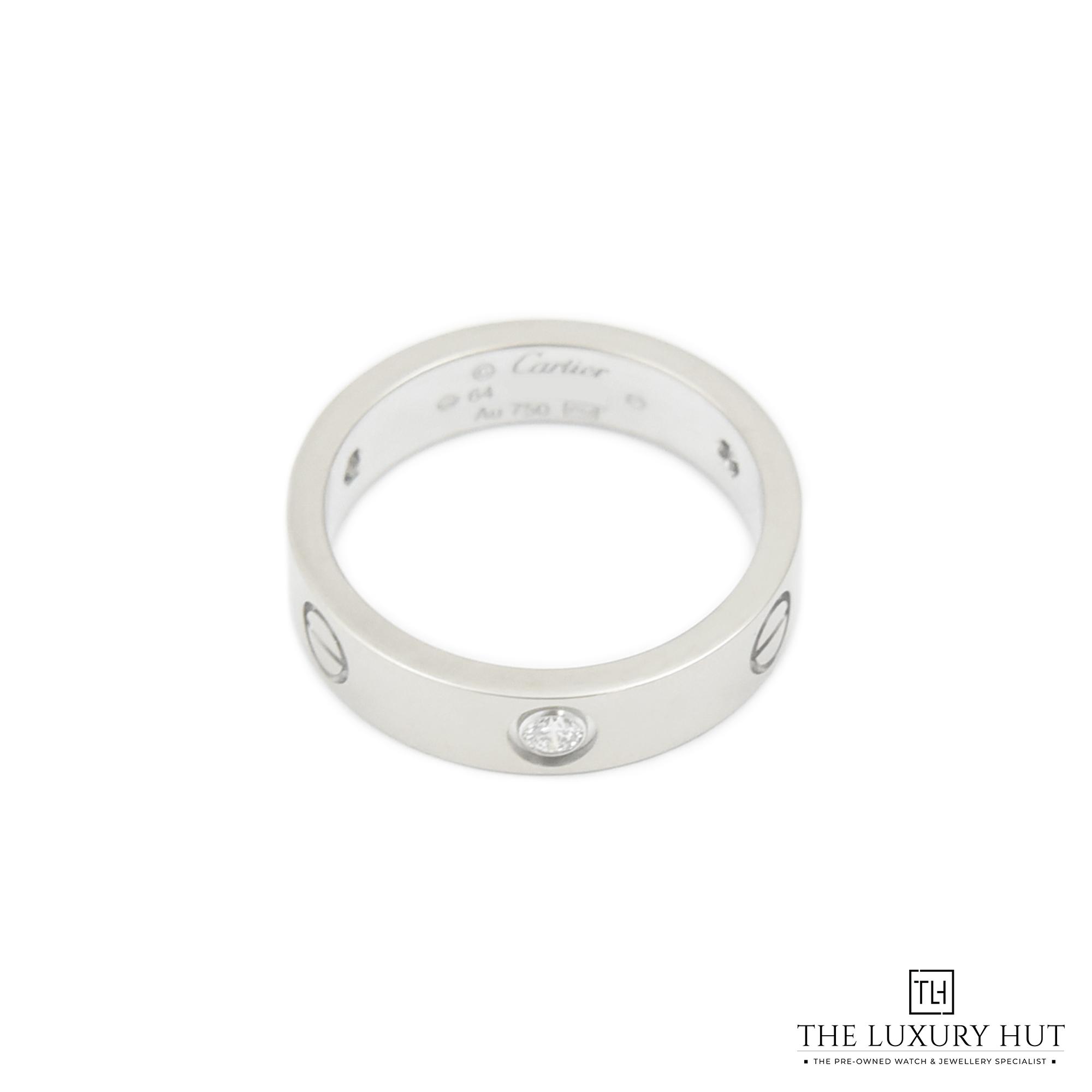 2023/10/Cartier_Love_Ring_3-Diamond_50282-c.jpg