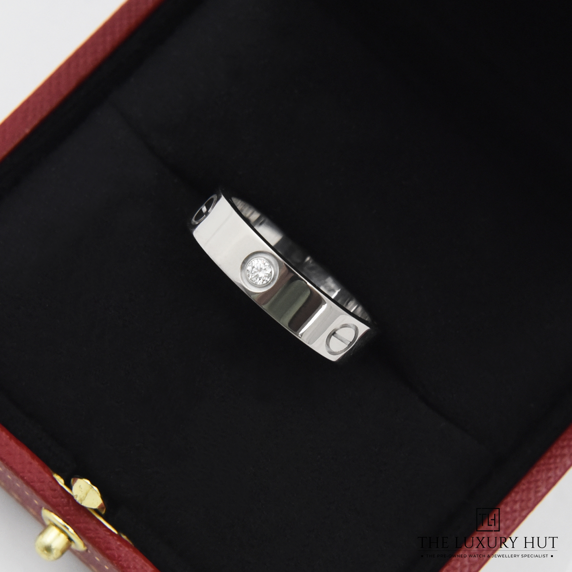 2023/10/Cartier_Love_Ring_3-Diamond_50282-d.jpg