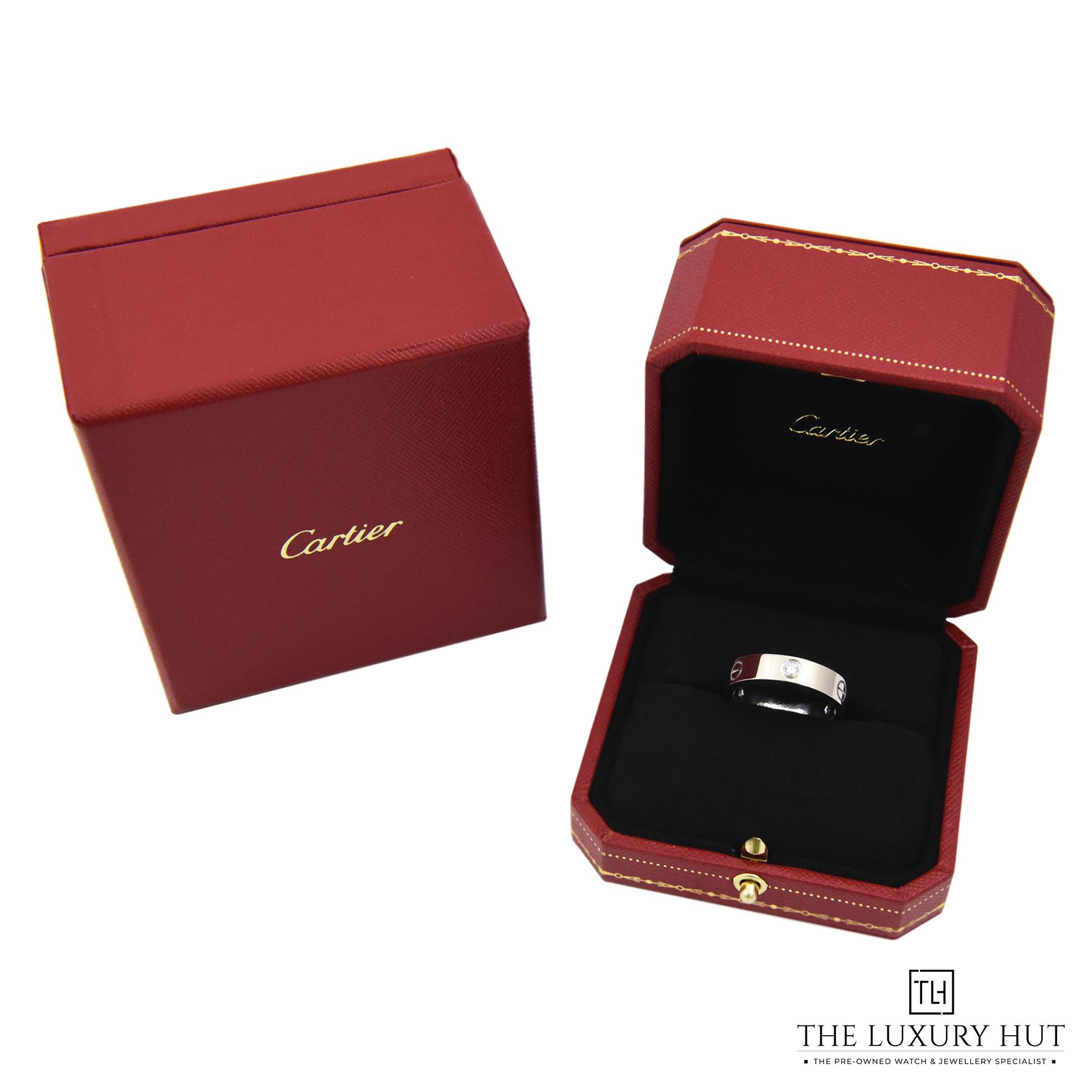 2023/10/Cartier_Love_Ring_3-Diamond_50282-e.jpg