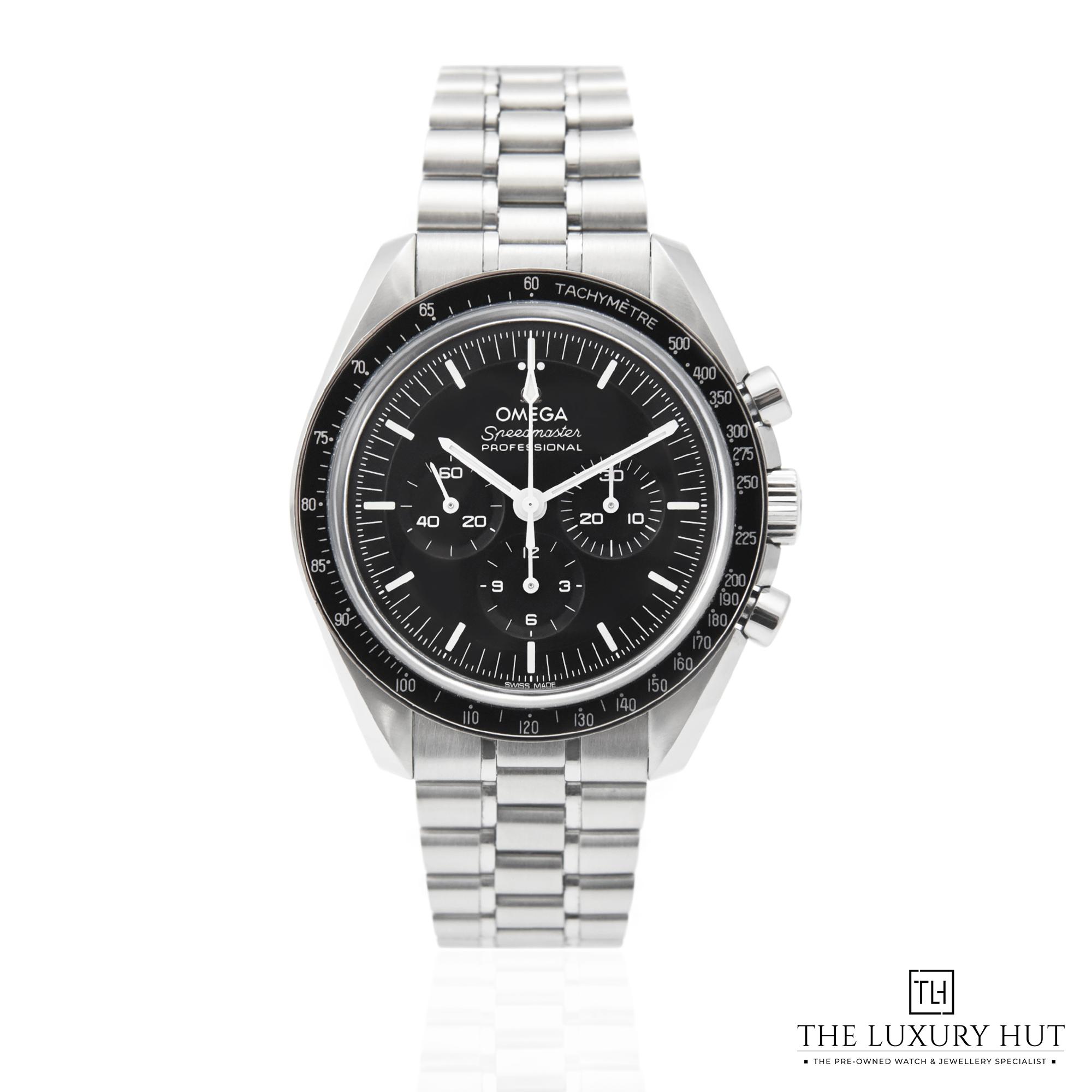 2023/10/Omega_Speedmaster_Moonwatch_50329-a.jpg