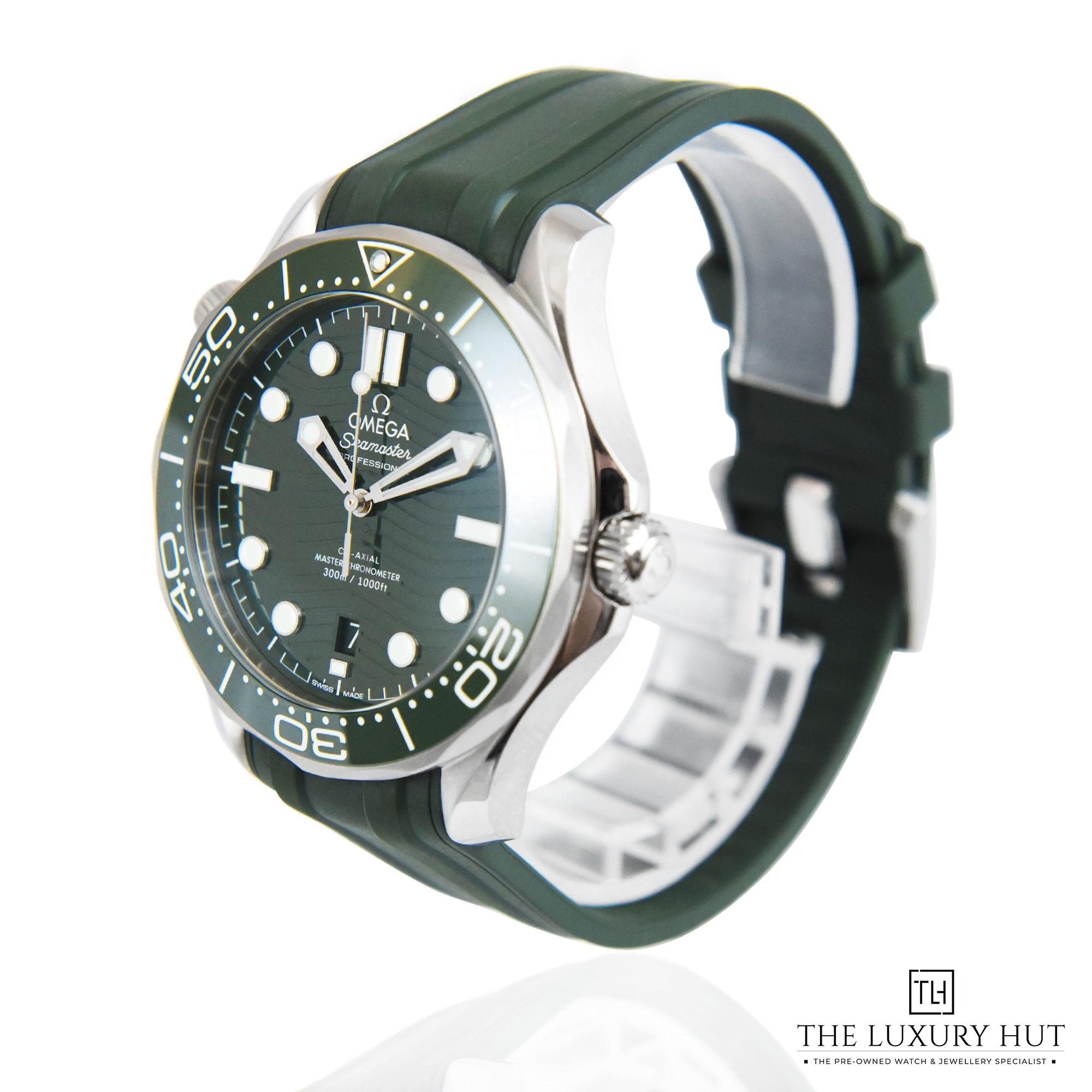 2023/11/Omega_Seamaster_Green_50406-b.jpg