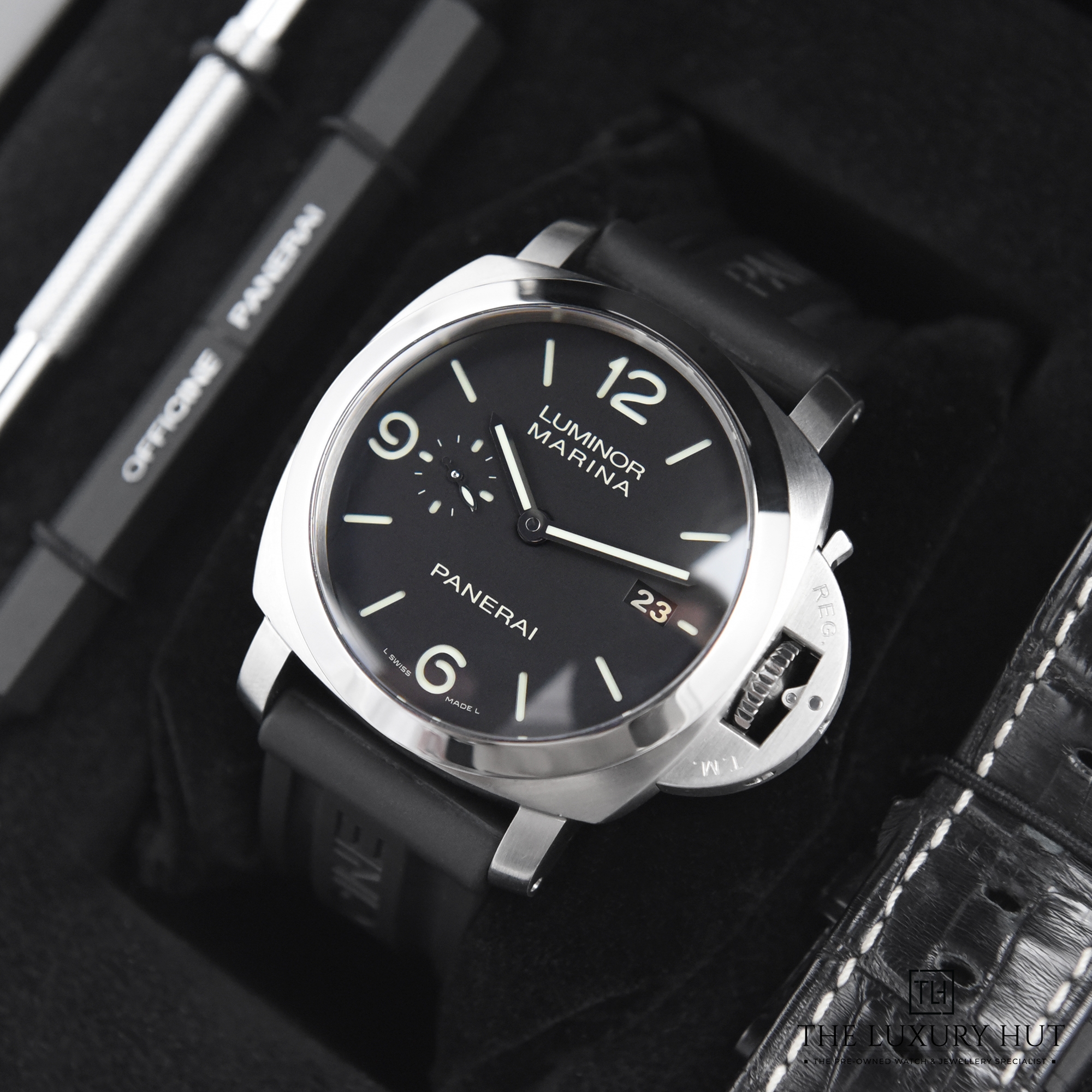 2023/11/Panerai_Luminor_Marina_Black_50334-f.jpg