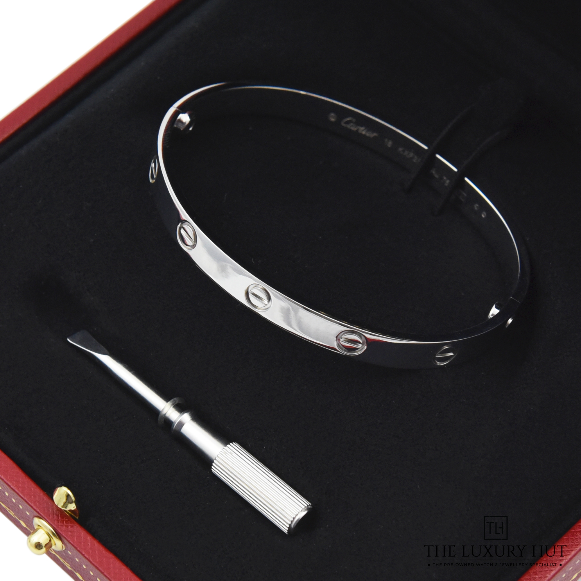 2023/12/Cartier_White_Love-Bangle_Large_50454e.jpg