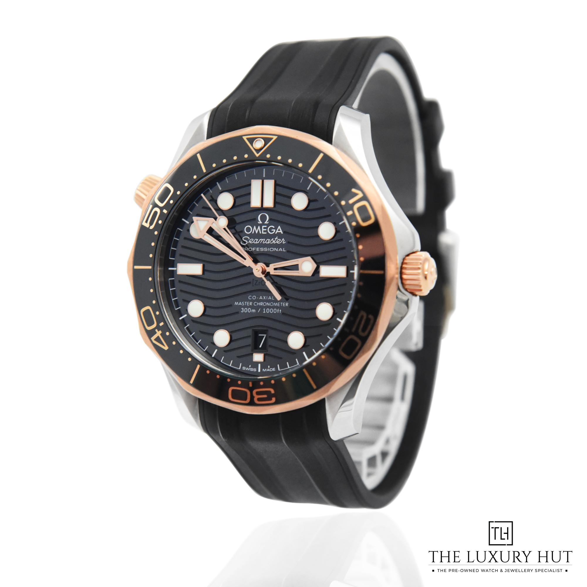 2023/12/Omega_Seamaster_Diver_Black_Rose_50493-b.jpg
