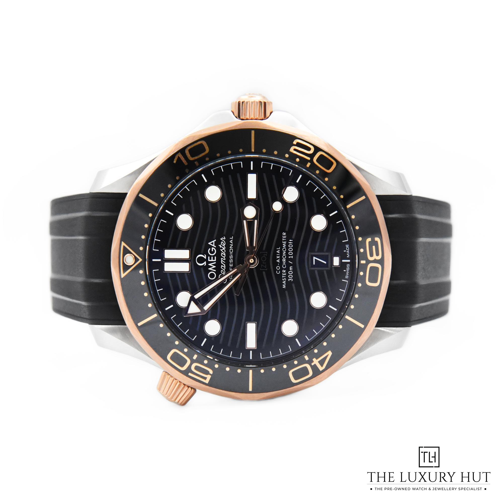 2023/12/Omega_Seamaster_Diver_Black_Rose_50493-c.jpg