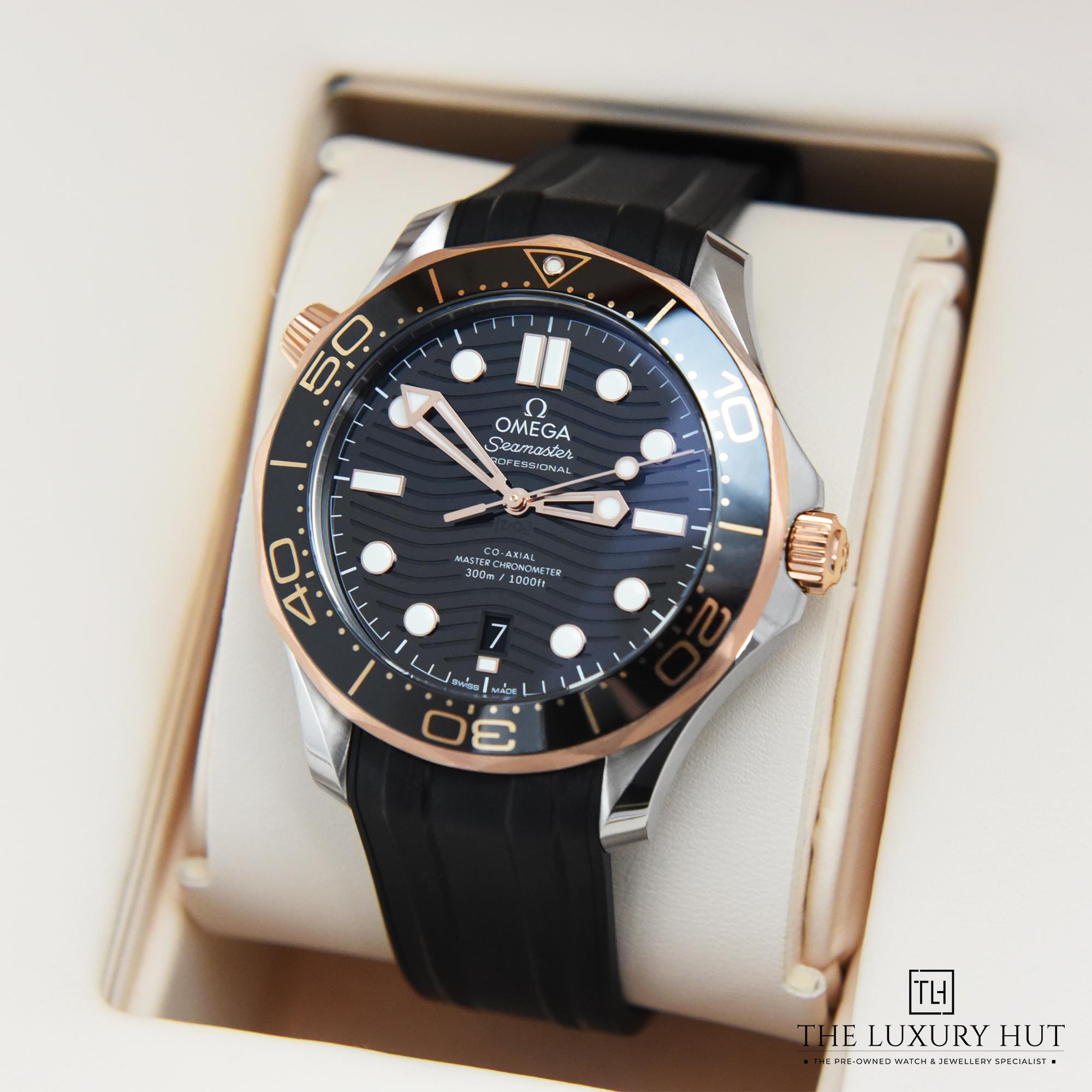 2023/12/Omega_Seamaster_Diver_Black_Rose_50493-e.jpg