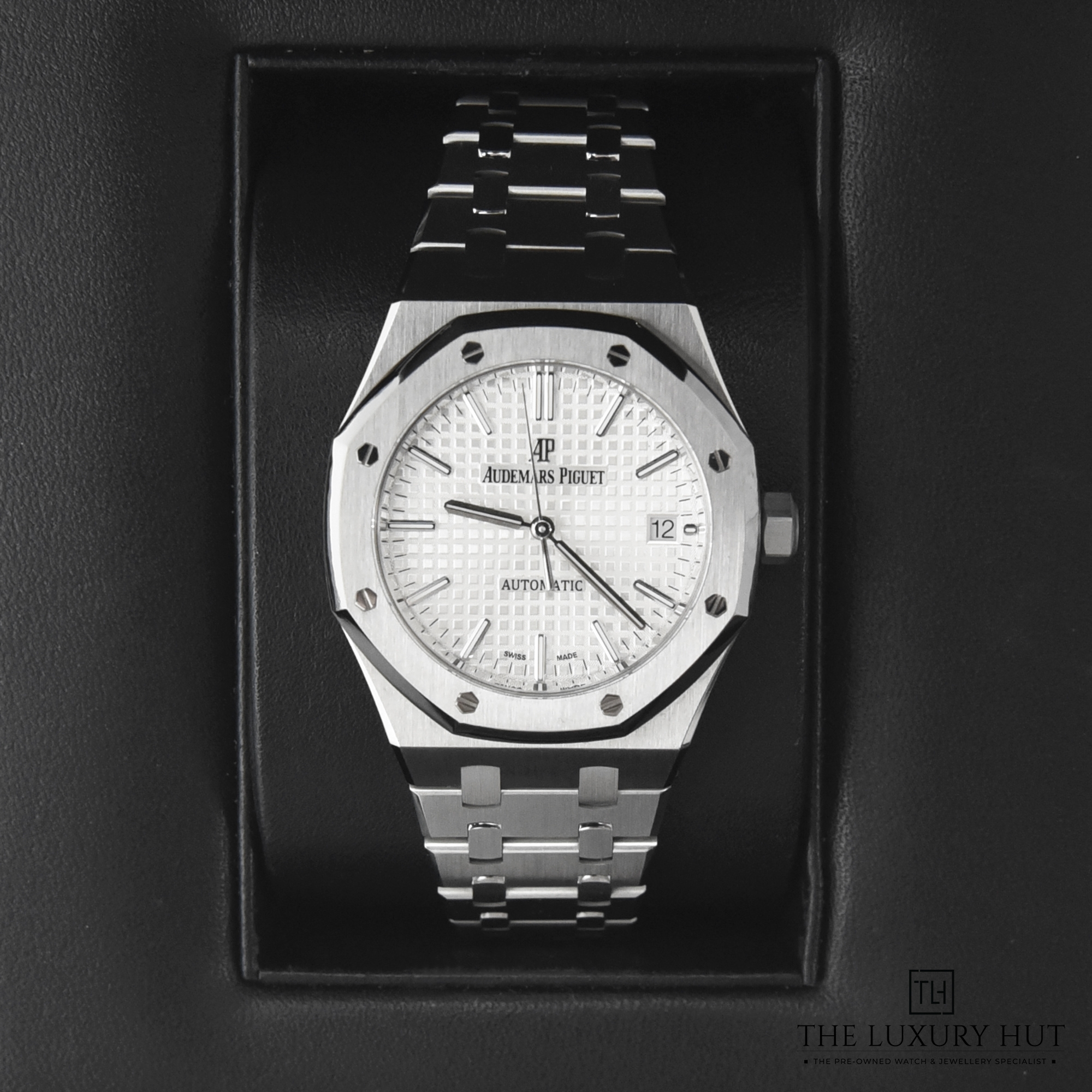 2024/01/AP_Royal_Oak_Steel_37mm_White_50561-e.jpg