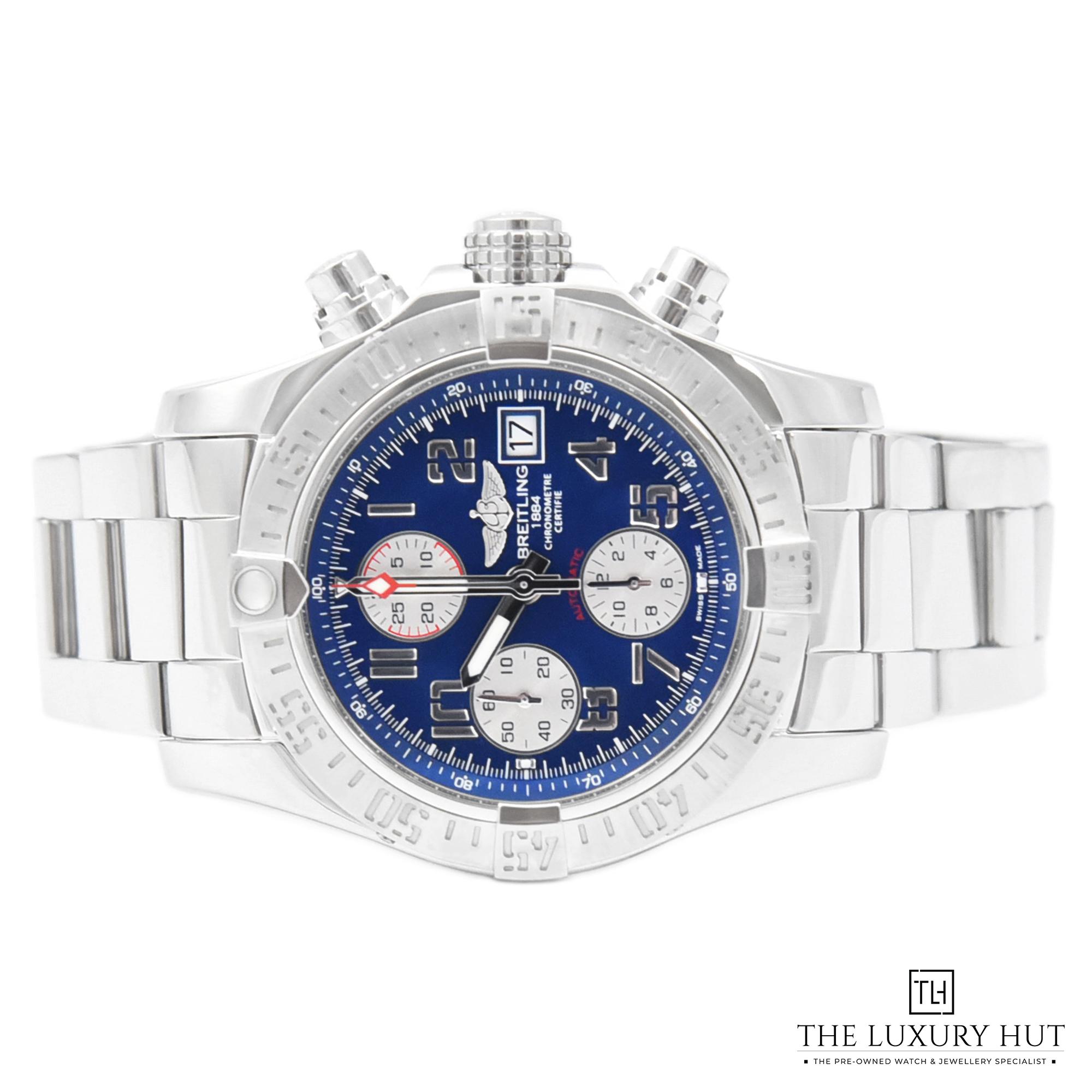 2024/01/Breitling_Avenger-II_Steel_Blue_50555-c.jpg