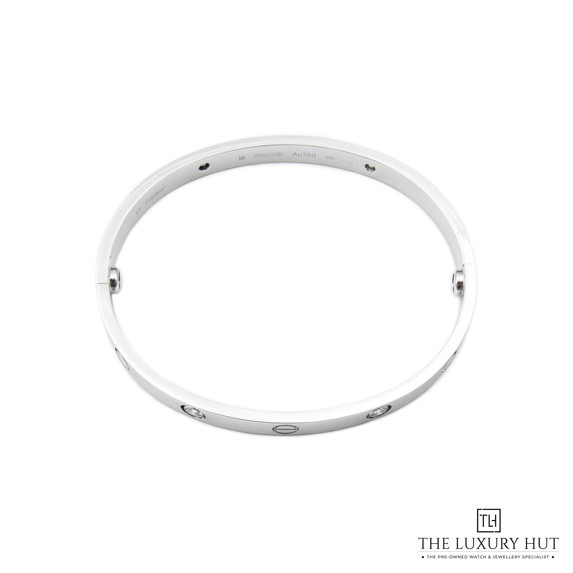 2024/01/Cartier_White_4-Diamonds_Bangle_50565-c.jpg