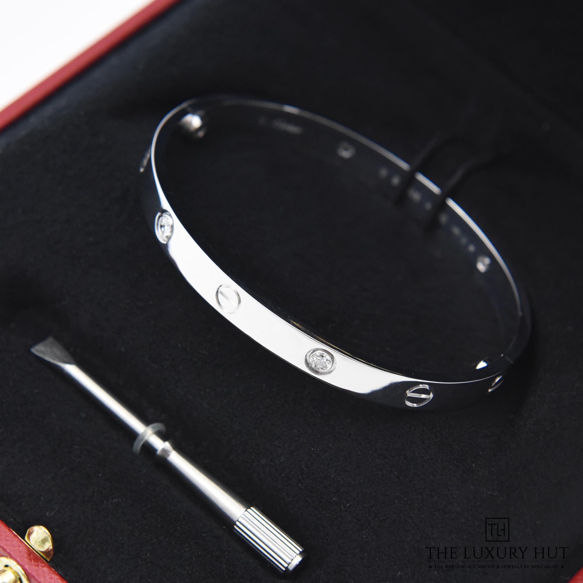 2024/01/Cartier_White_4-Diamonds_Bangle_50565-d.jpg